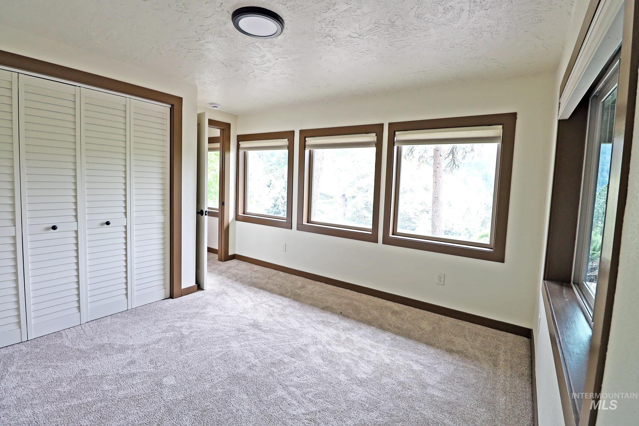 1017 Tiger Drive Property Photo 9