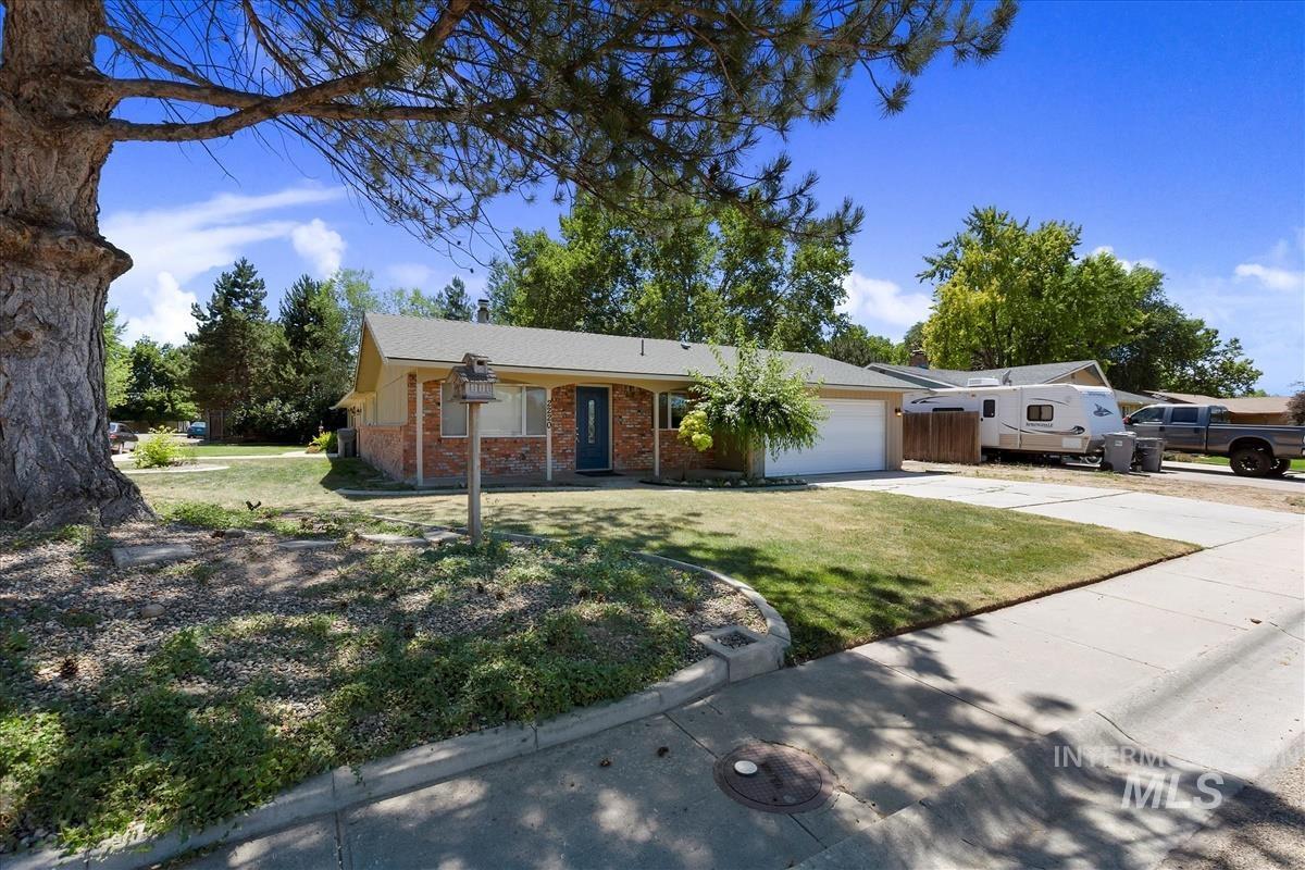 2220 Big Sky St