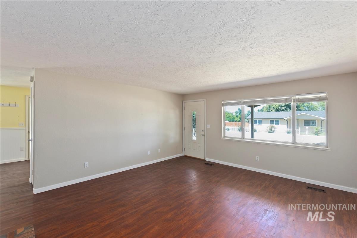 2220 Big Sky St Property Photo 4