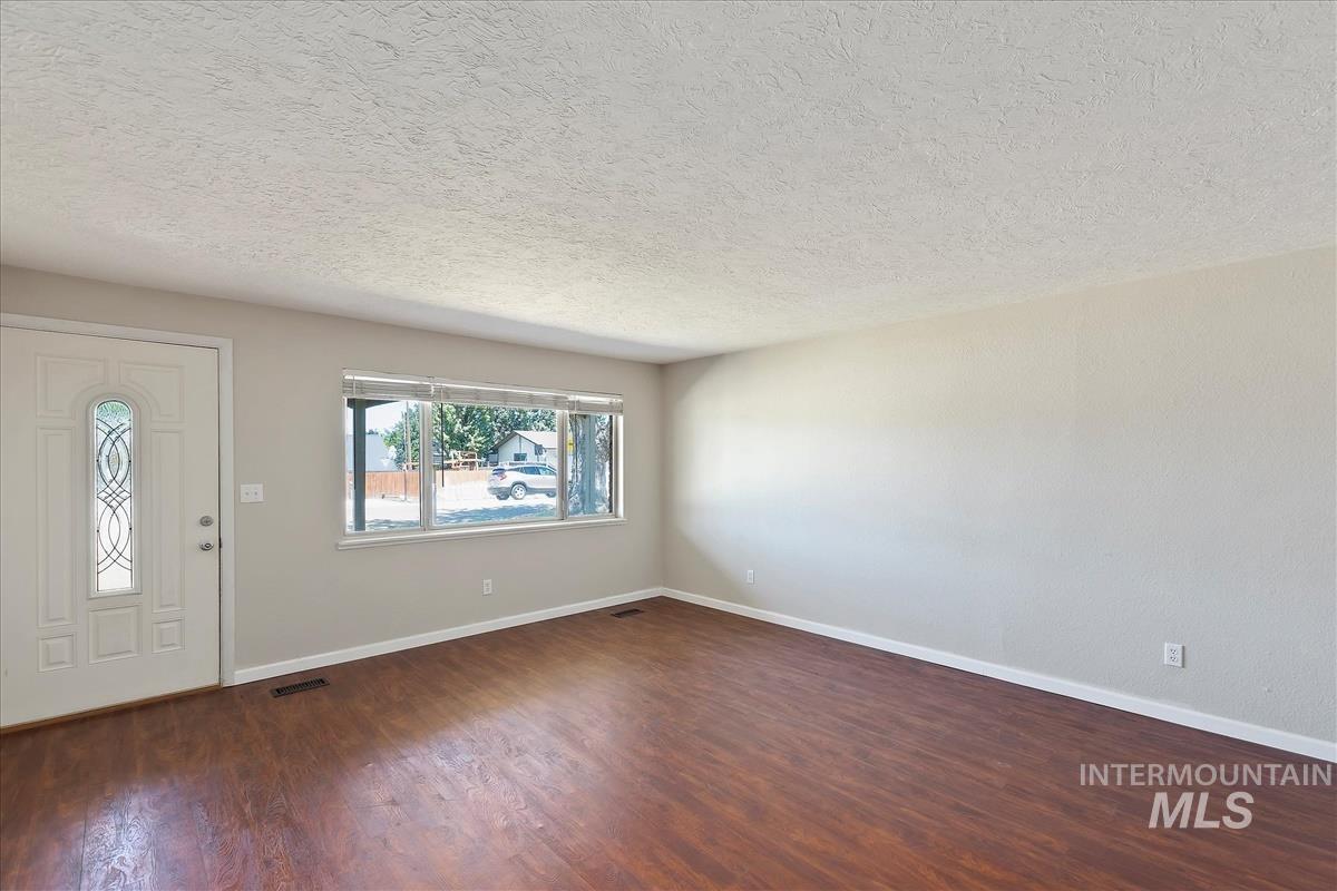 2220 Big Sky St Property Photo 5