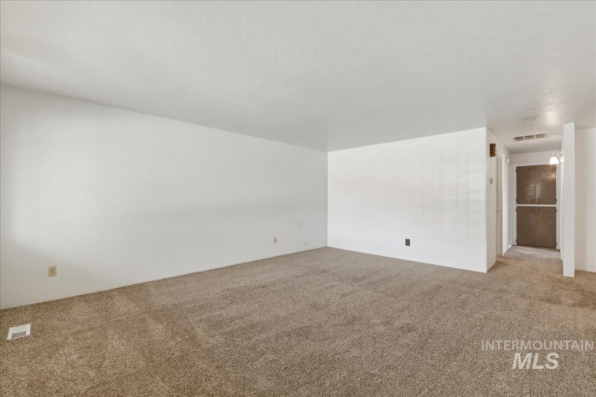 2220 Big Sky St Property Photo 28