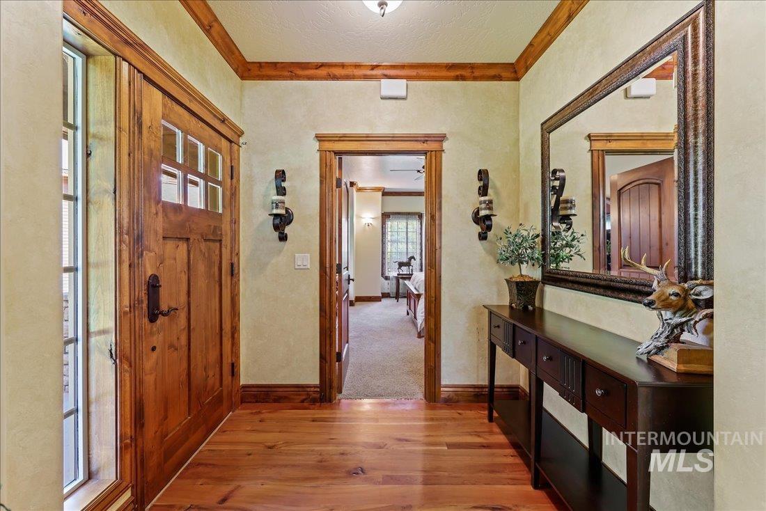 622 Blue Water Circle Property Photo 4