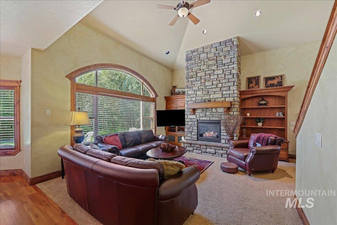 622 Blue Water Circle Property Photo 5