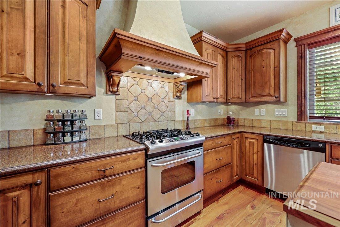 622 Blue Water Circle Property Photo 15