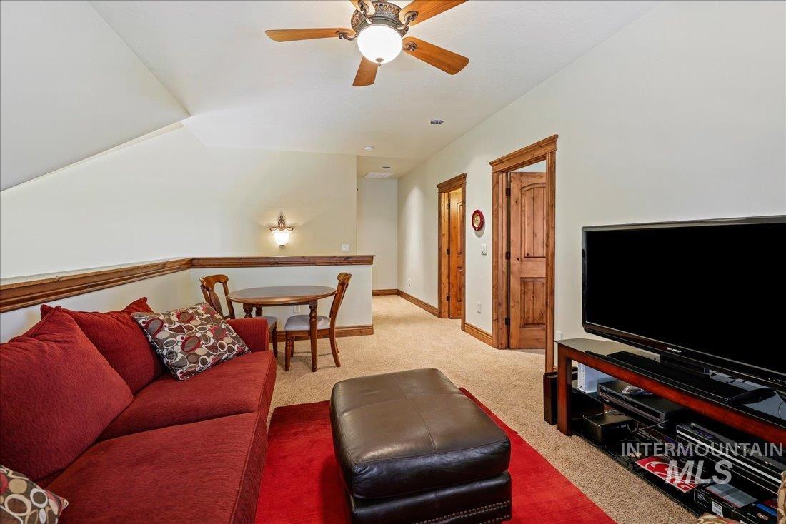 622 Blue Water Circle Property Photo 23