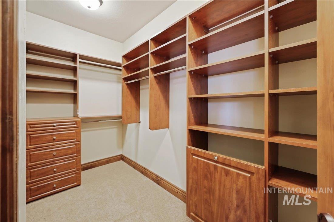 622 Blue Water Circle Property Photo 32