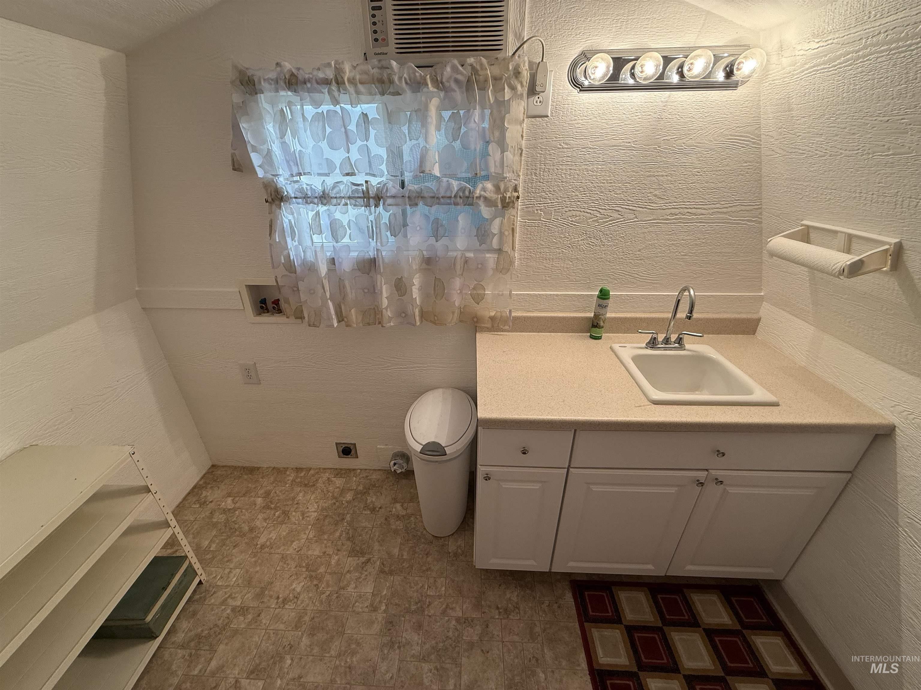 106 Lolo St Property Photo 24