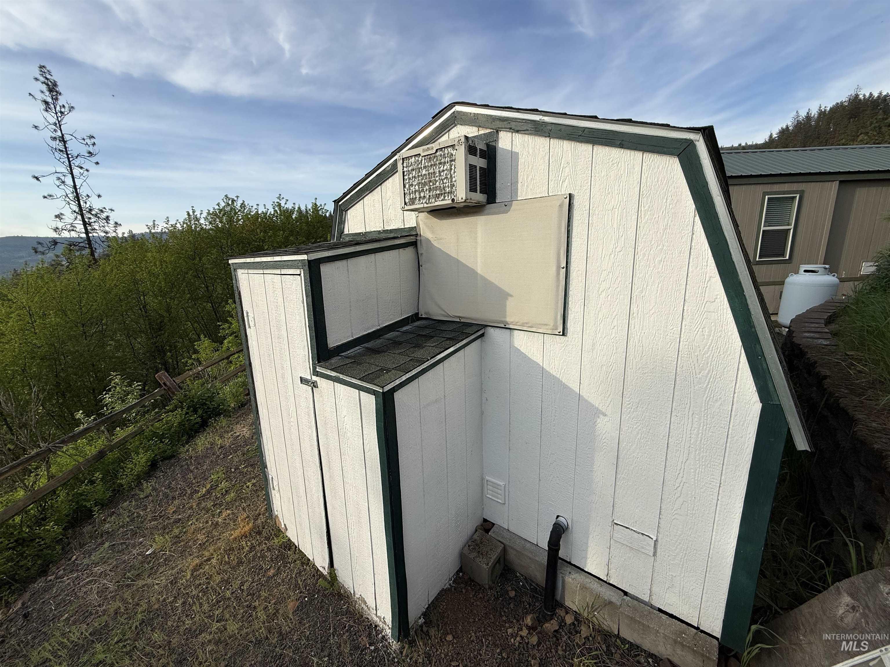 106 Lolo St Property Photo 26