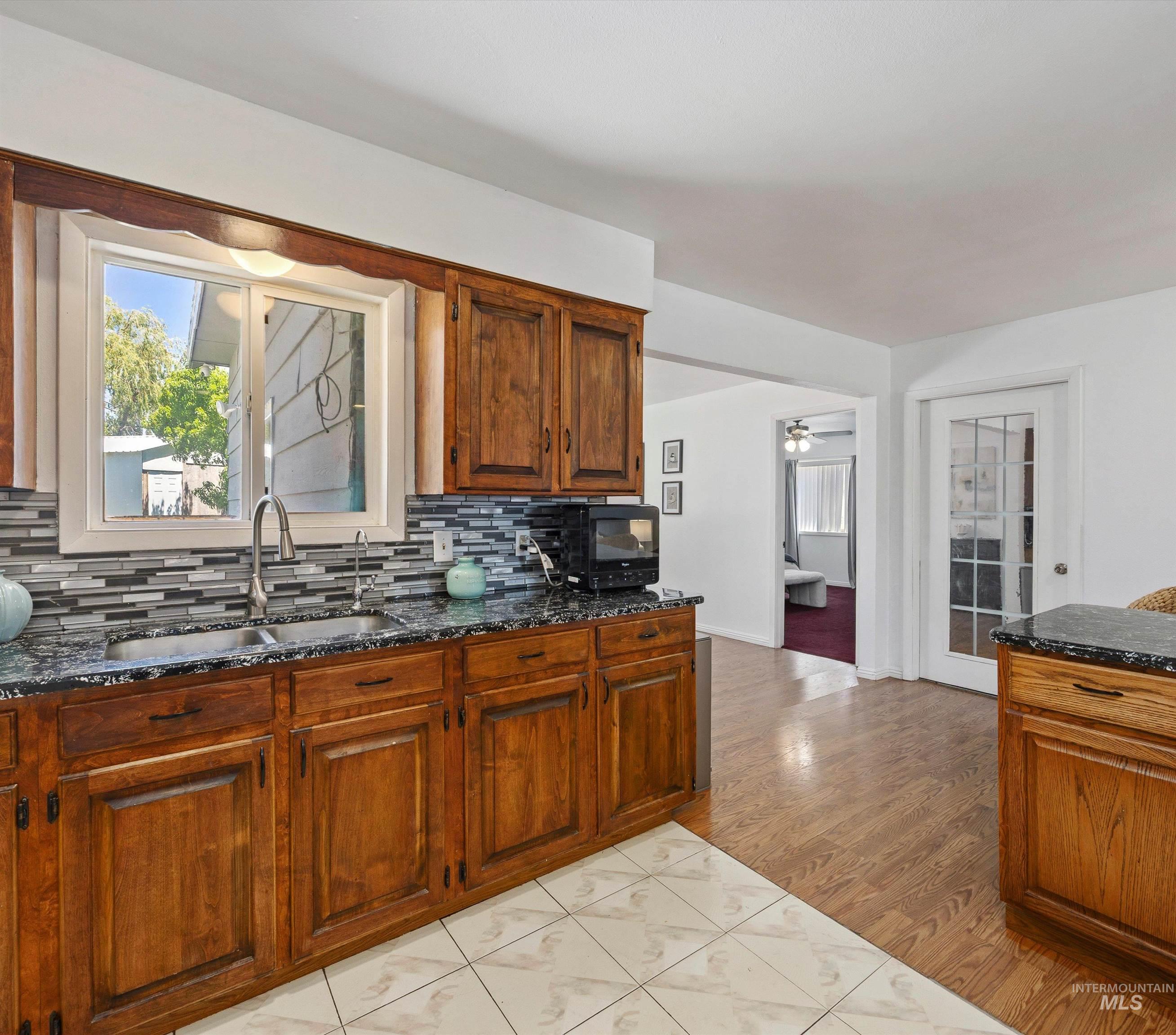 106 Maplewood Cr Property Photo 3
