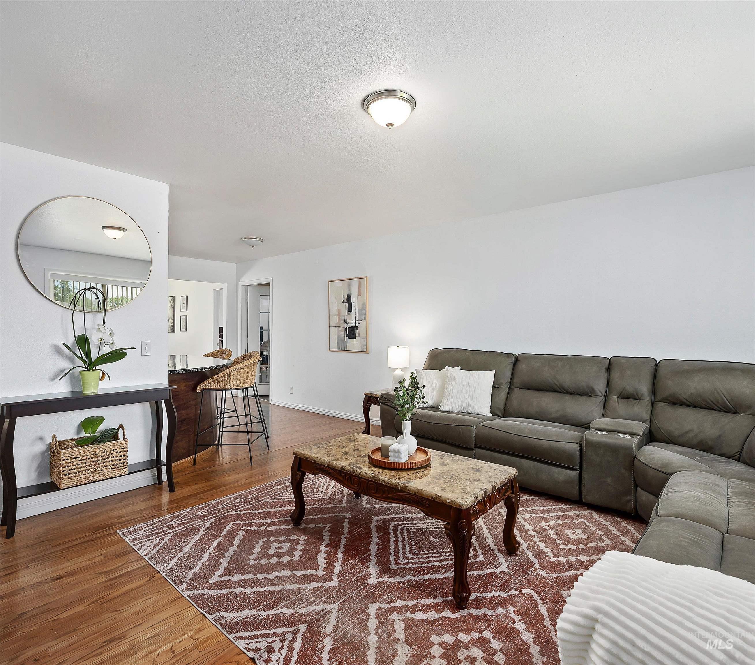 106 Maplewood Cr Property Photo 4