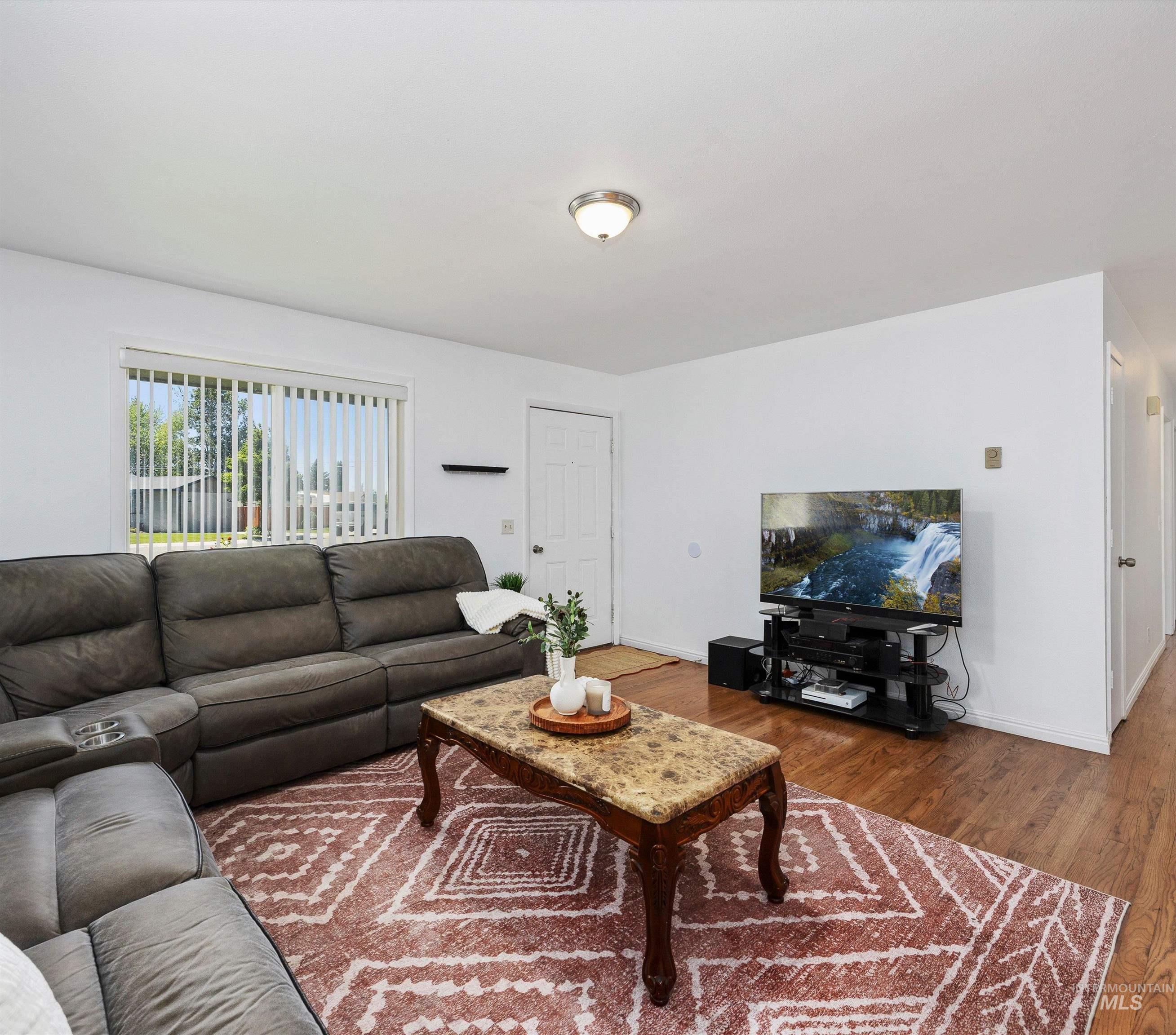 106 Maplewood Cr Property Photo 6