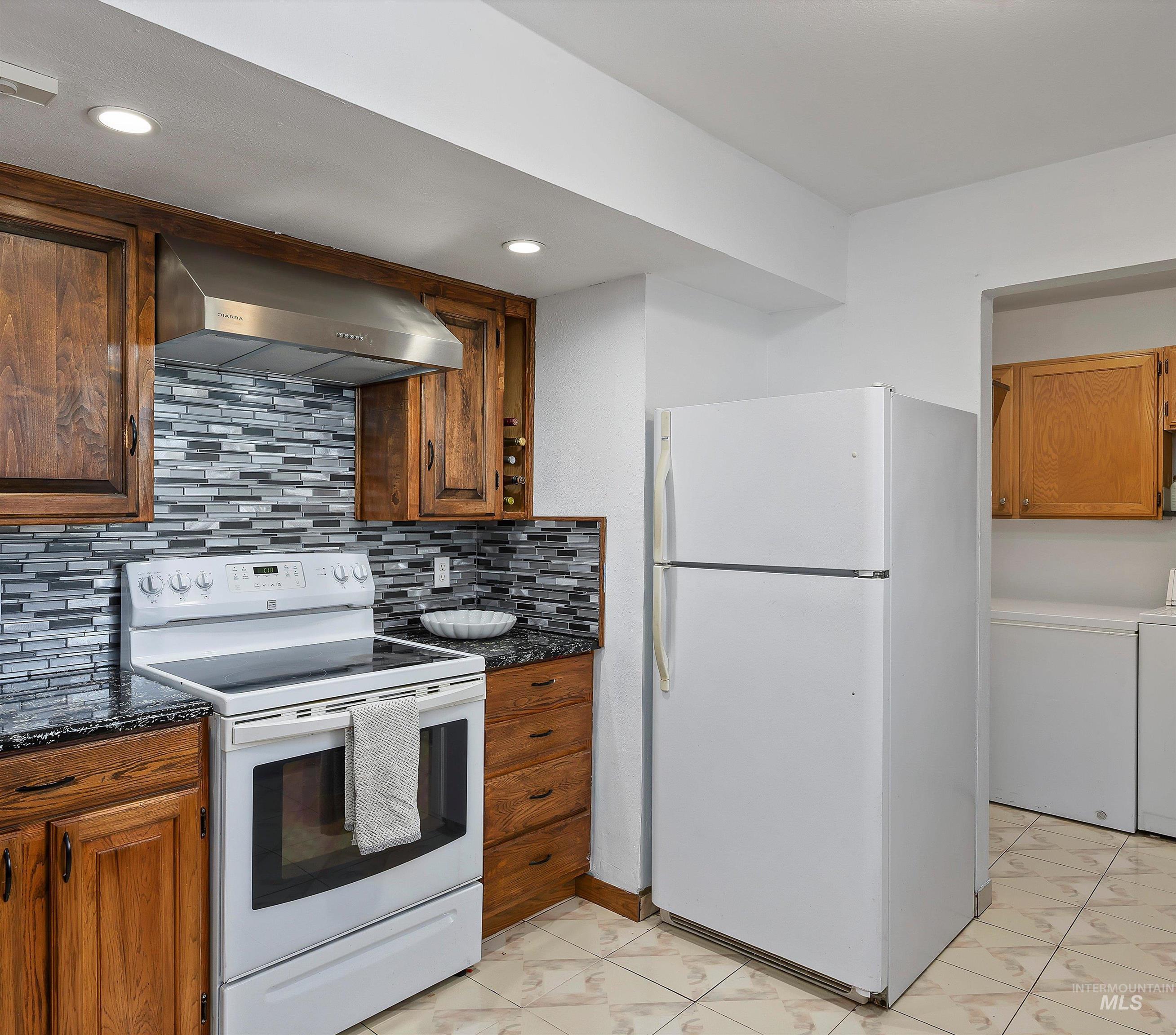 106 Maplewood Cr Property Photo 8