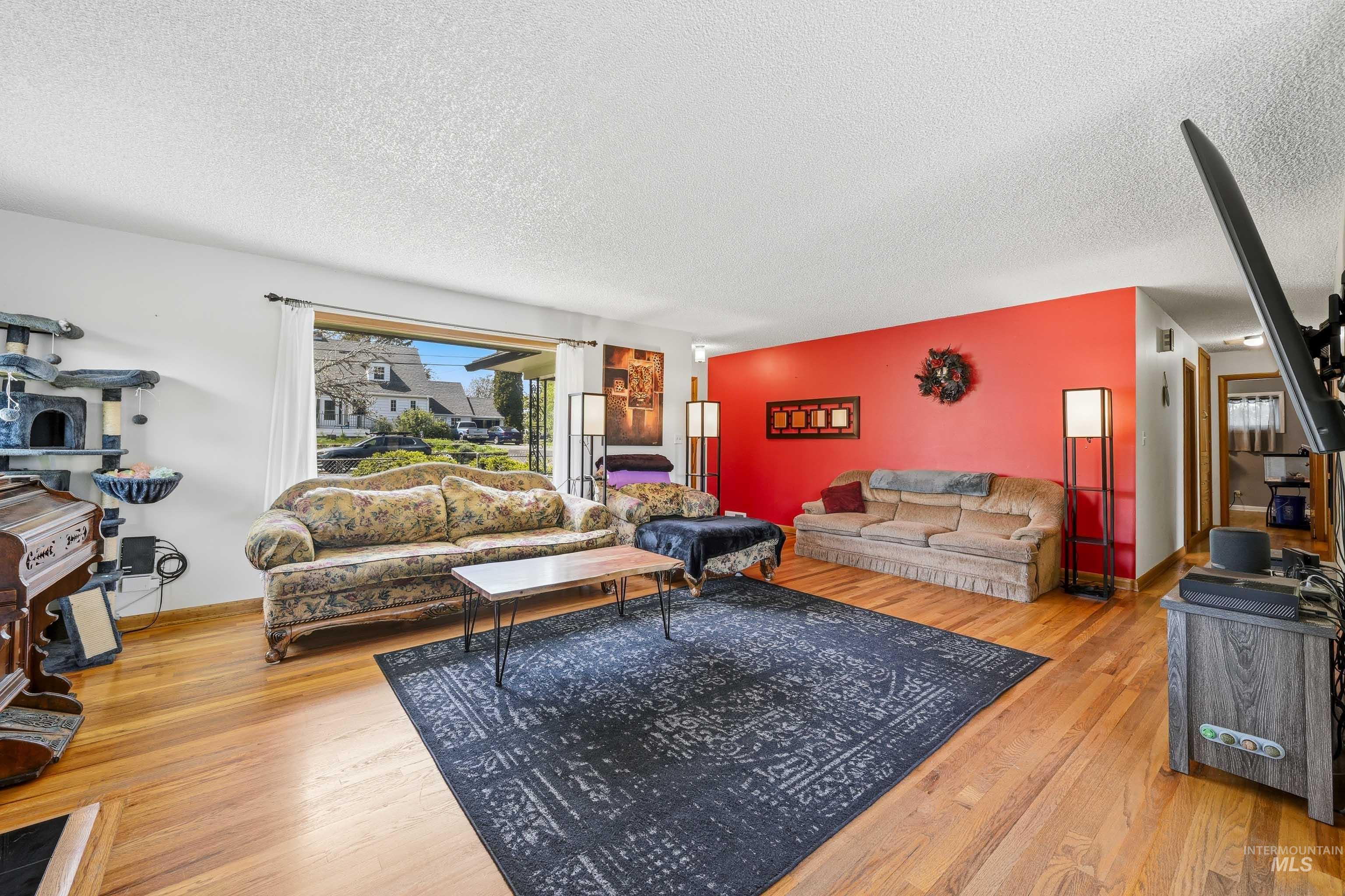 906 Orchard Ave. Property Photo 6