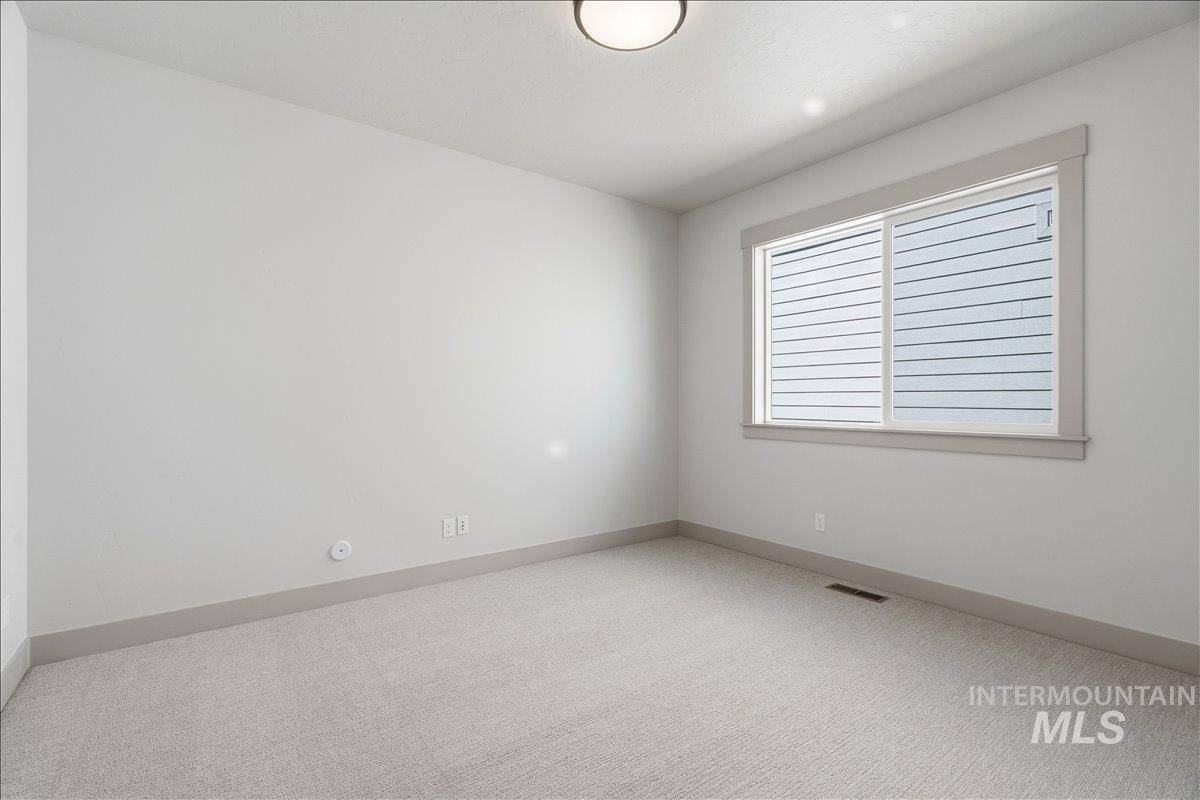 824 E Escalation St Property Photo 16