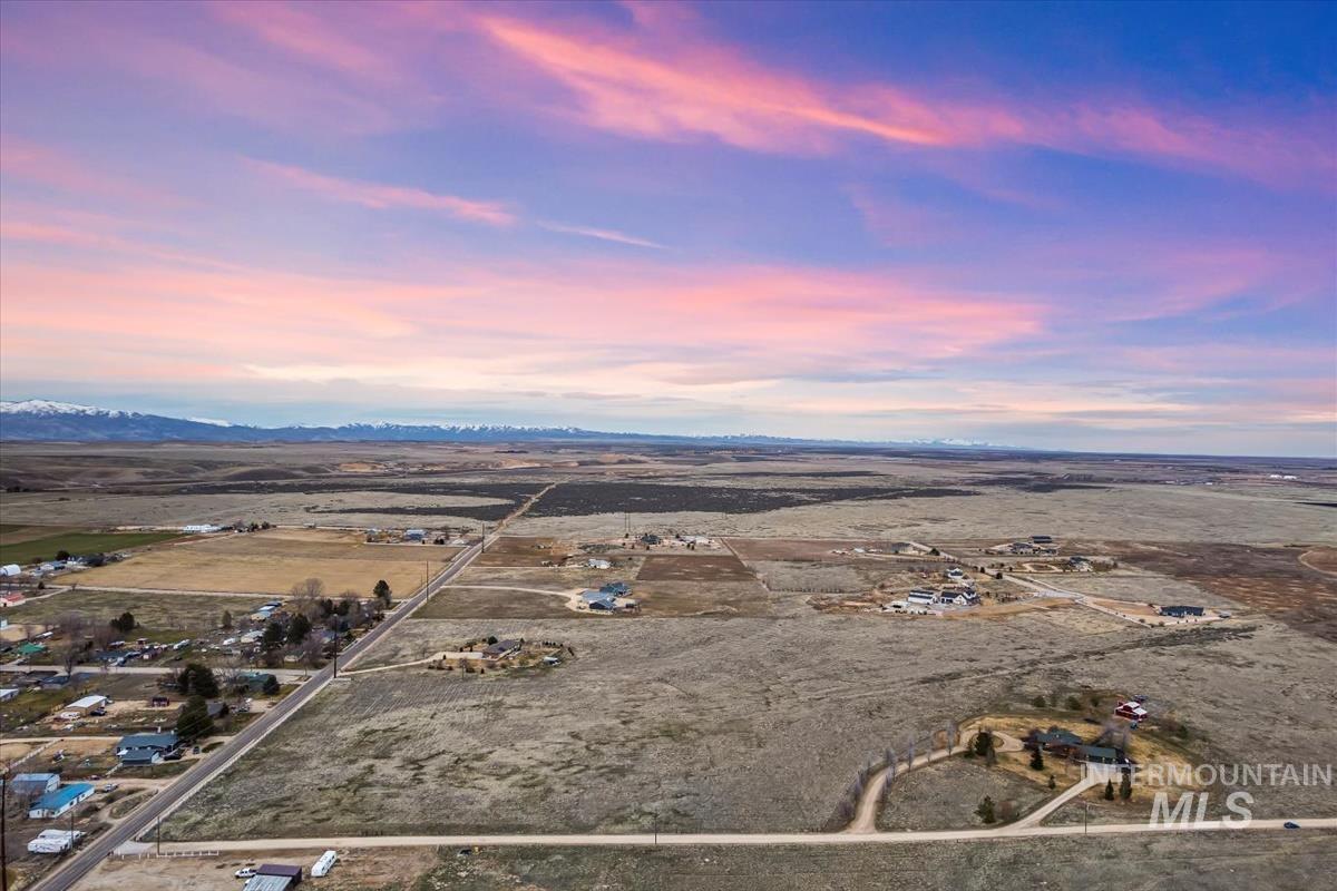 9661 W Kuna Rd. Property Photo 6