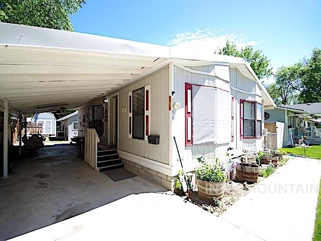 1386 W 3rd Street Property Photo 4