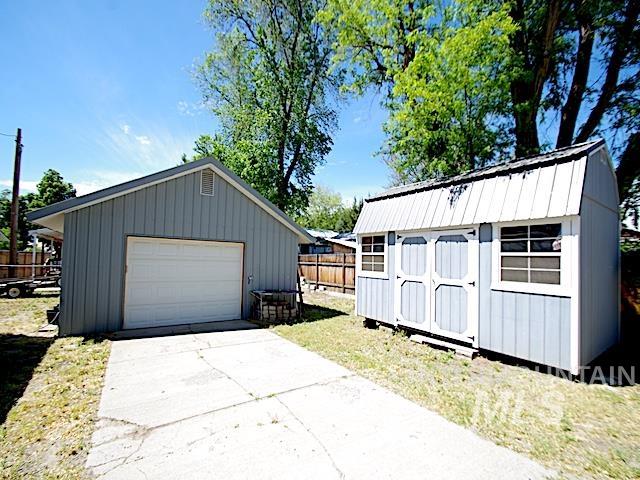1386 W 3rd Street Property Photo 6