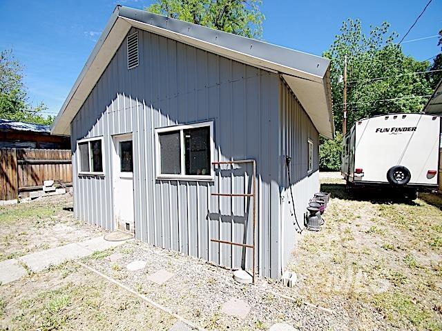 1386 W 3rd Street Property Photo 7