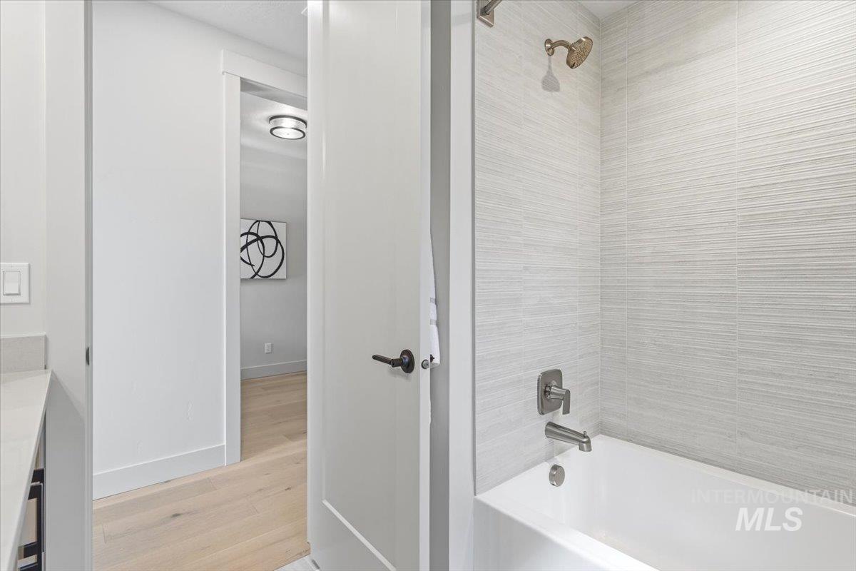 2541 E Tenzing Dr Property Photo 21