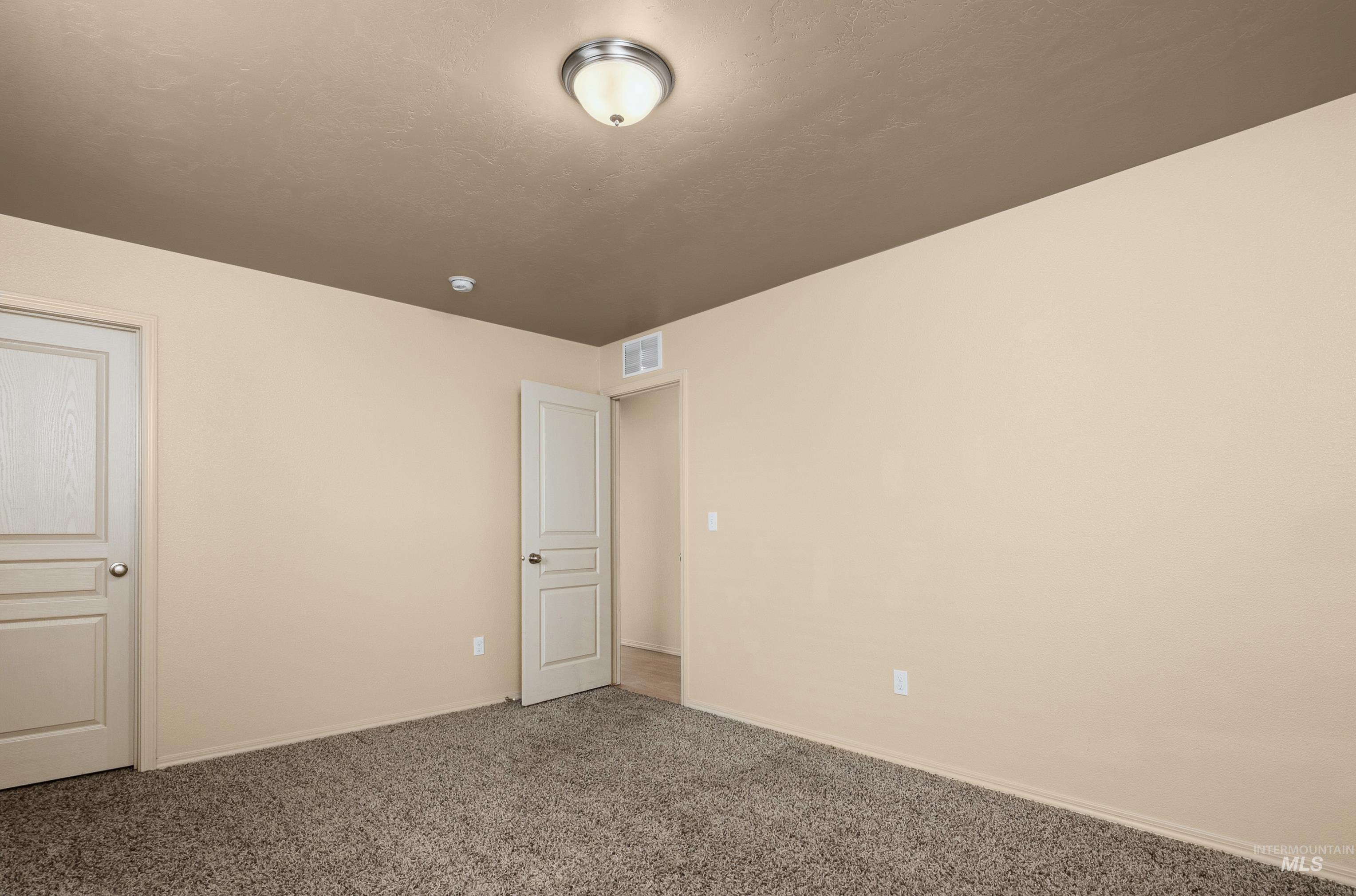 243 W White Sands Dr Property Photo 18