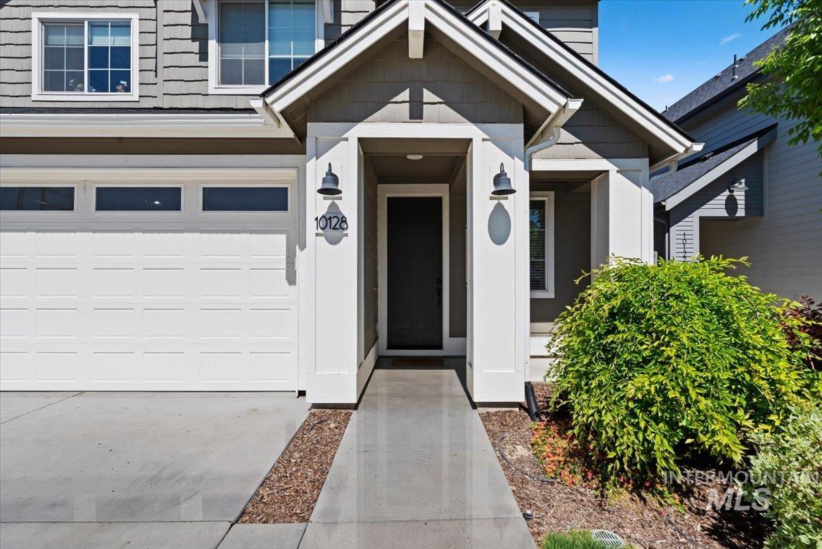 10128 Irongate Dr Property Photo 1