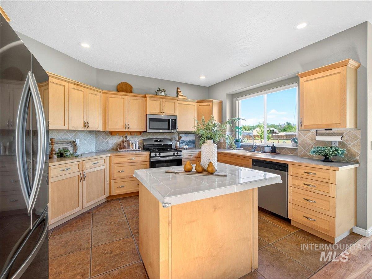 2220 Ua Ave Property Photo 18