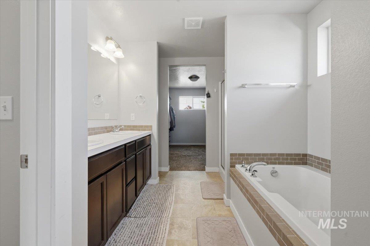 11124 W Bodie River Loop Property Photo 26