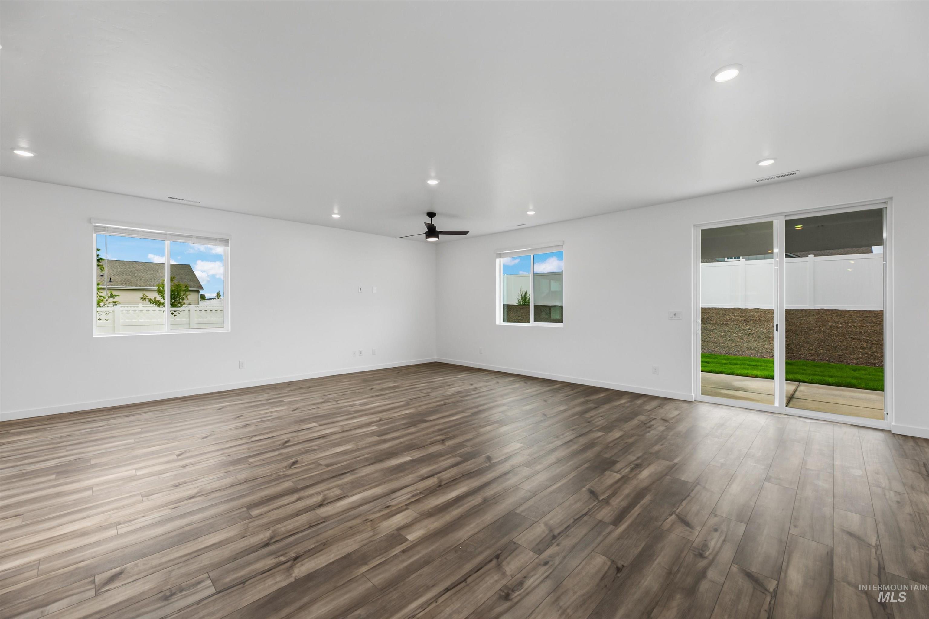 15114 Lenticular Ave Property Photo 9