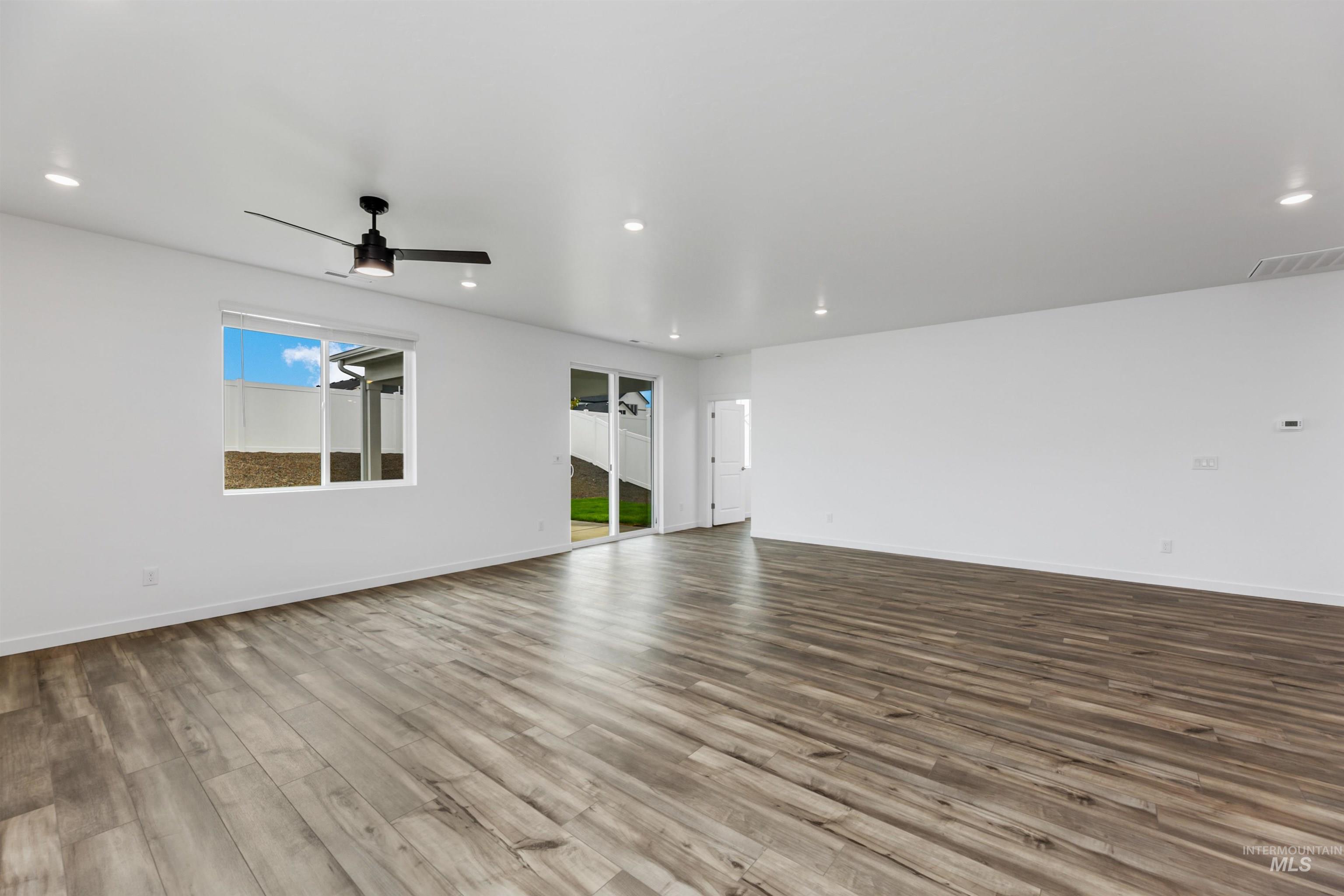 15114 Lenticular Ave Property Photo 10
