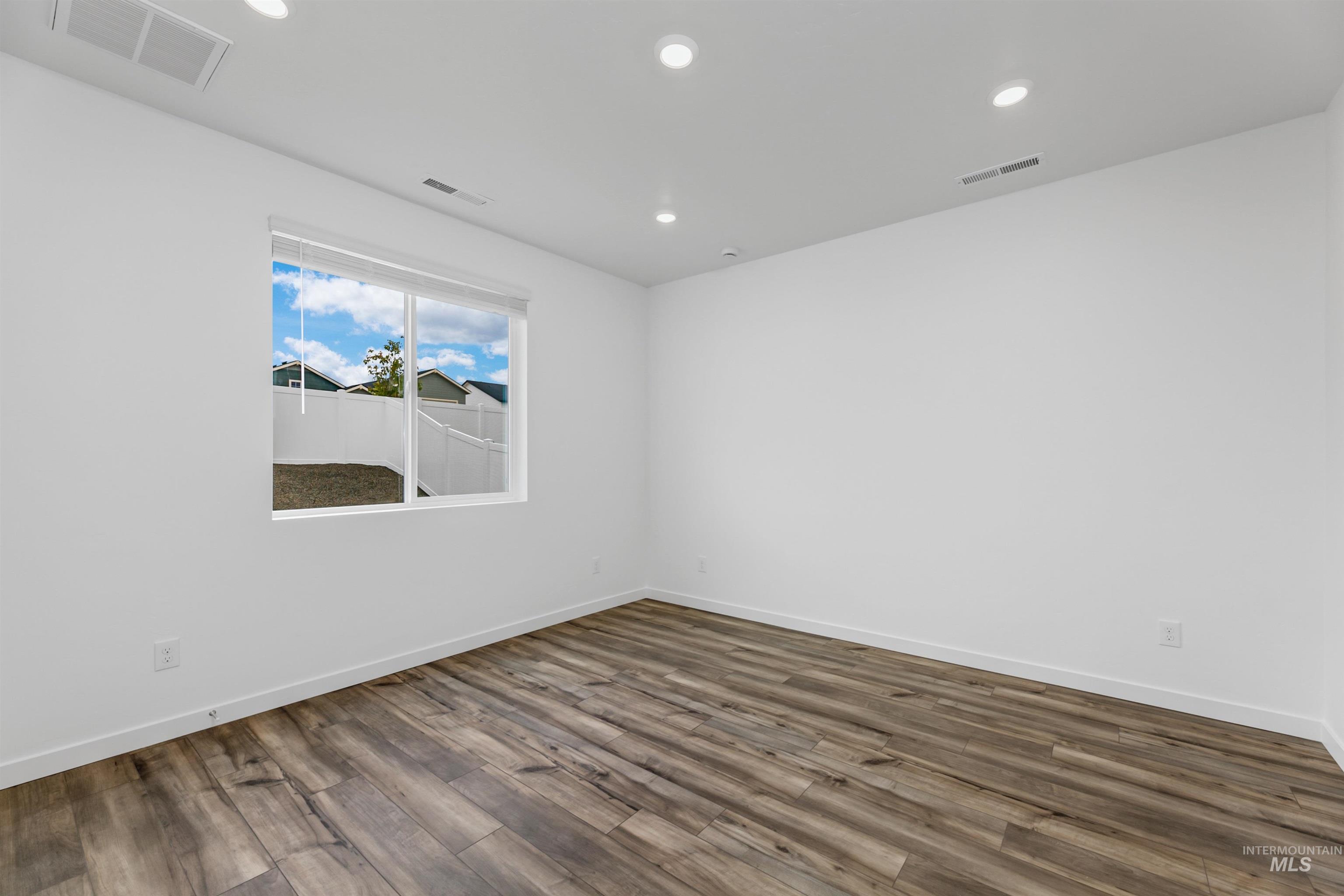 15114 Lenticular Ave Property Photo 13