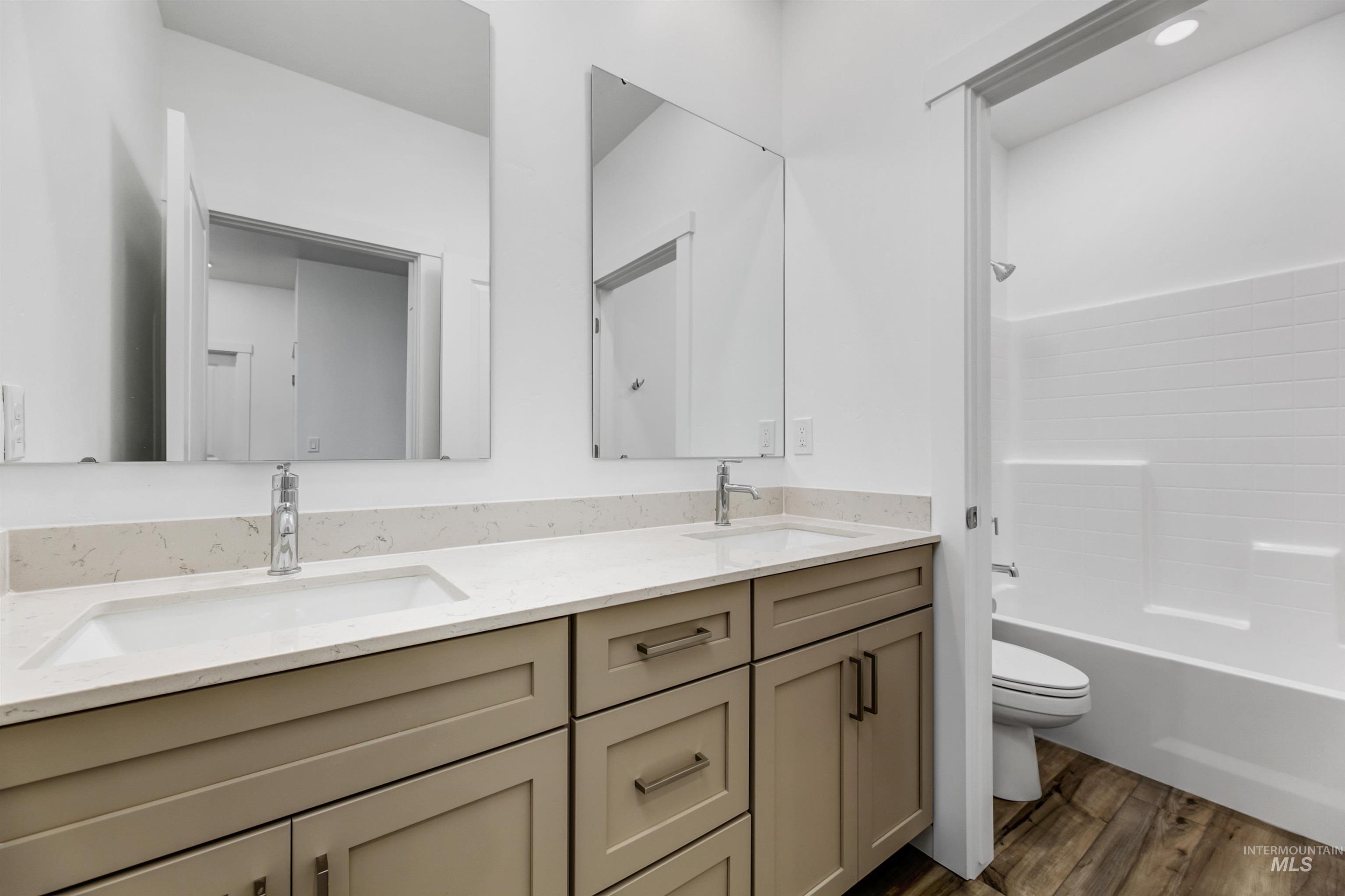 15114 Lenticular Ave Property Photo 17