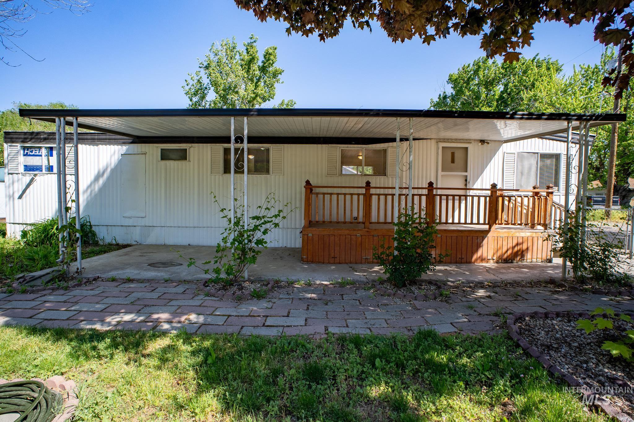 3037 N Kimball St Property Photo 3