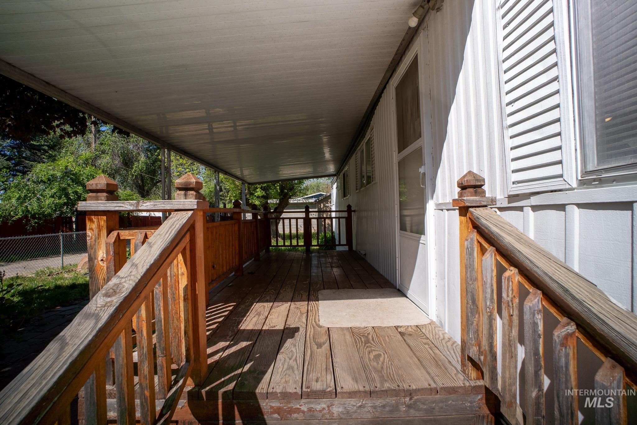 3037 N Kimball St Property Photo 4