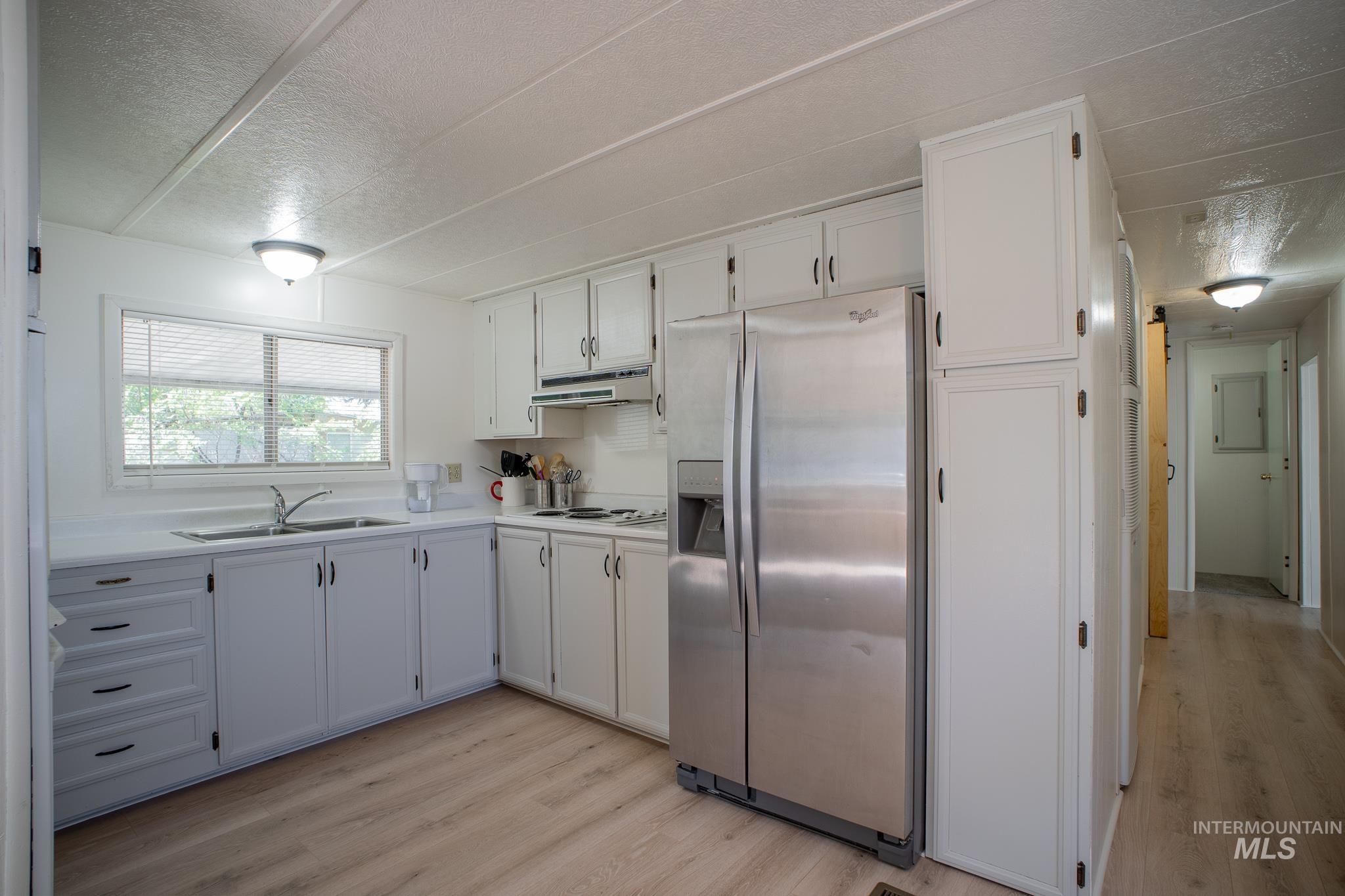 3037 N Kimball St Property Photo 8