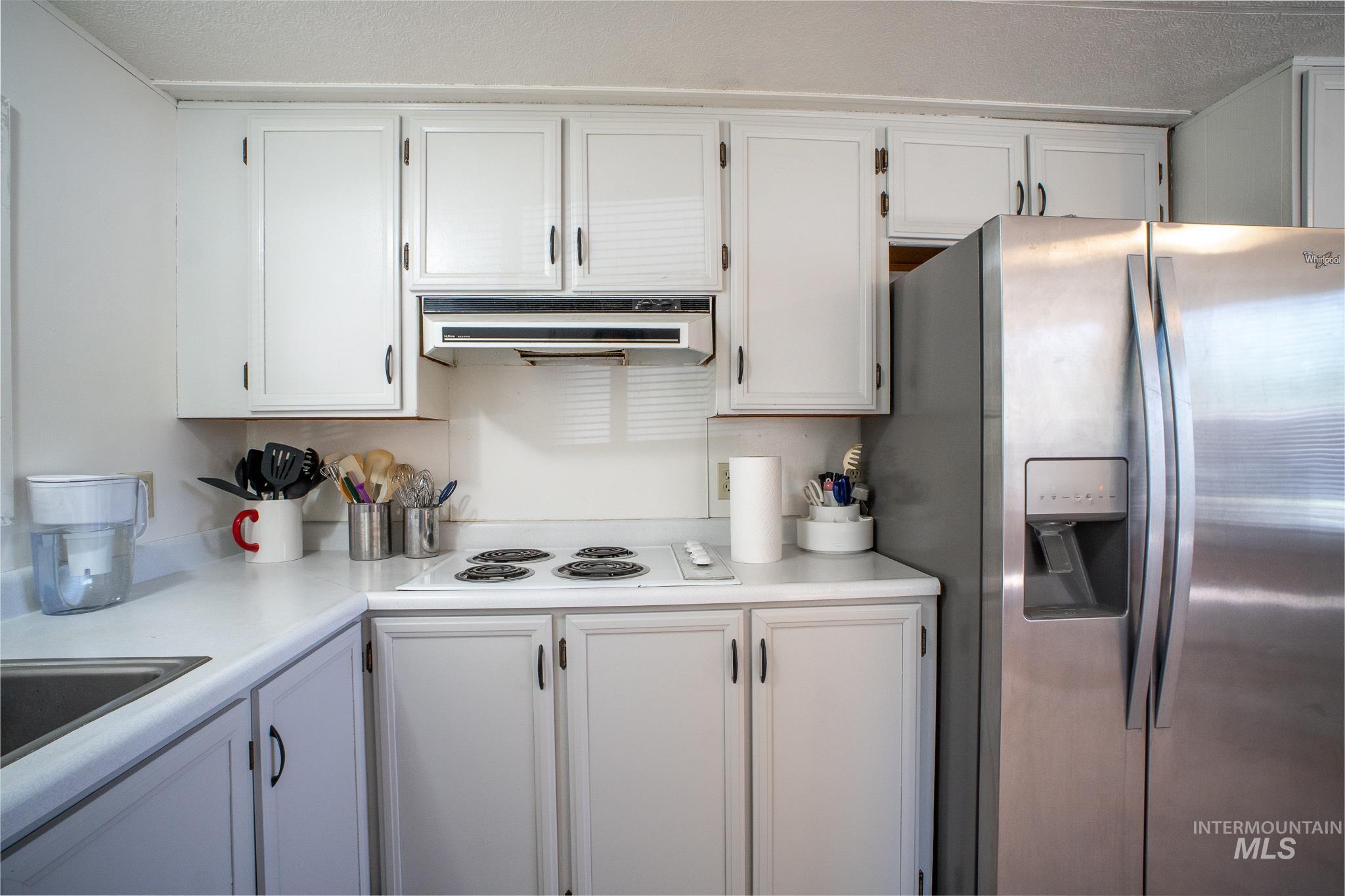 3037 N Kimball St Property Photo 11