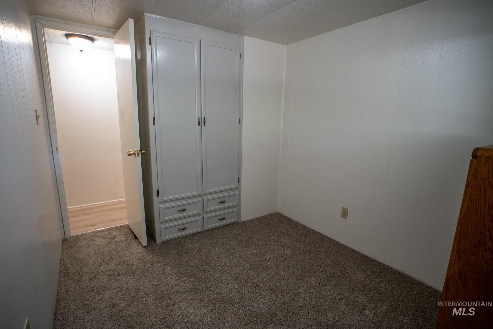 3037 N Kimball St Property Photo 14