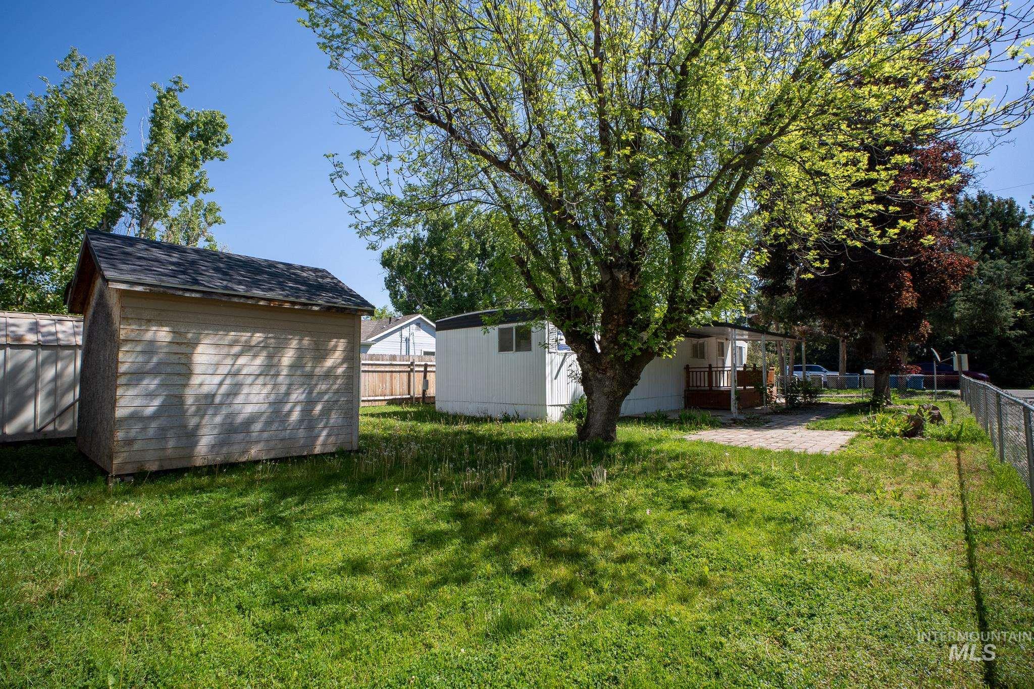 3037 N Kimball St Property Photo 23