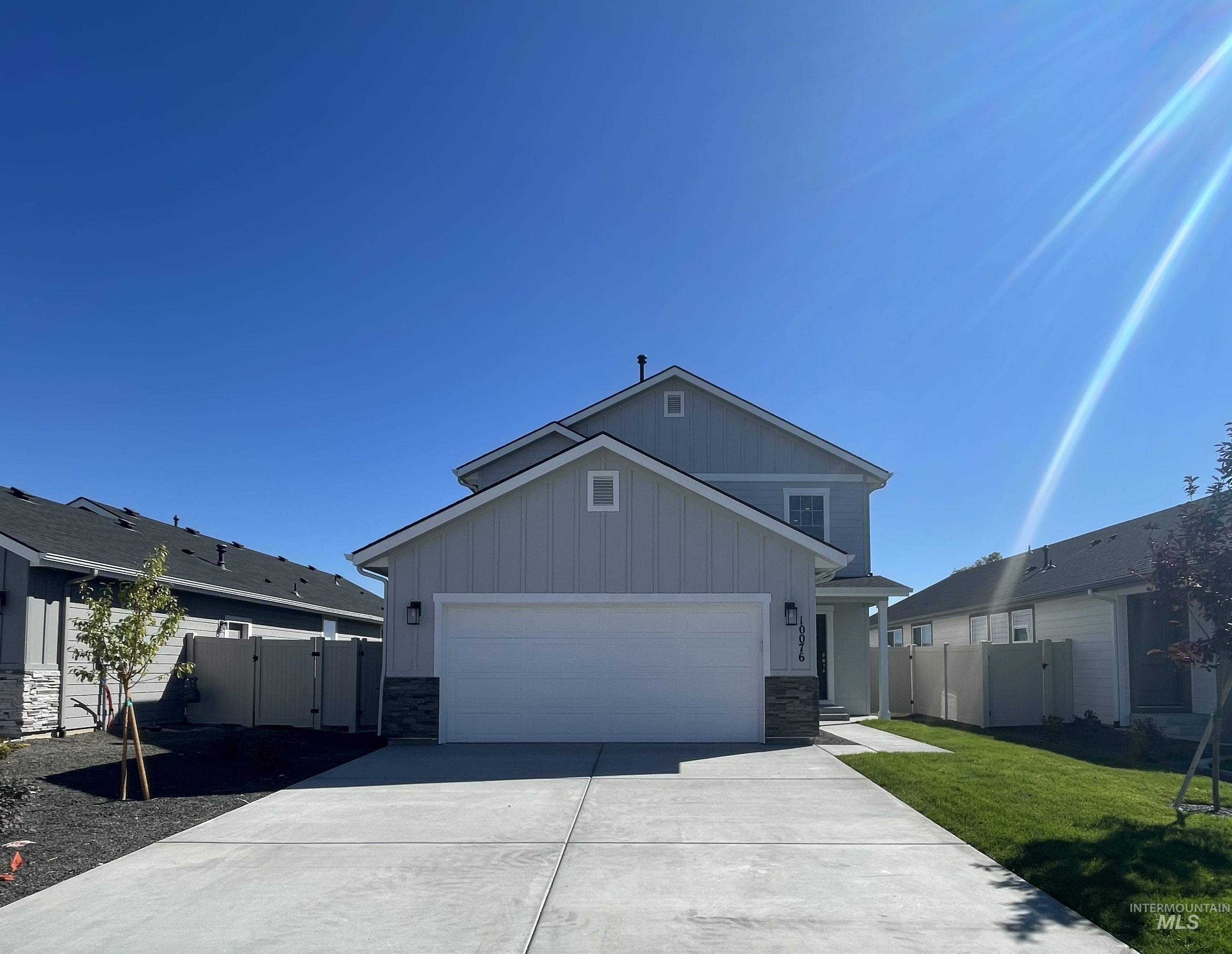 10076 Longtail Drive Property Photo 1