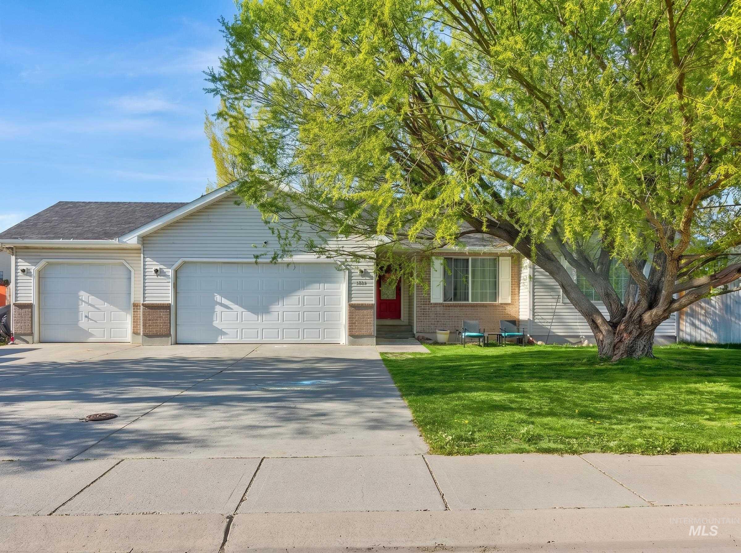 3885 Deer Meadow