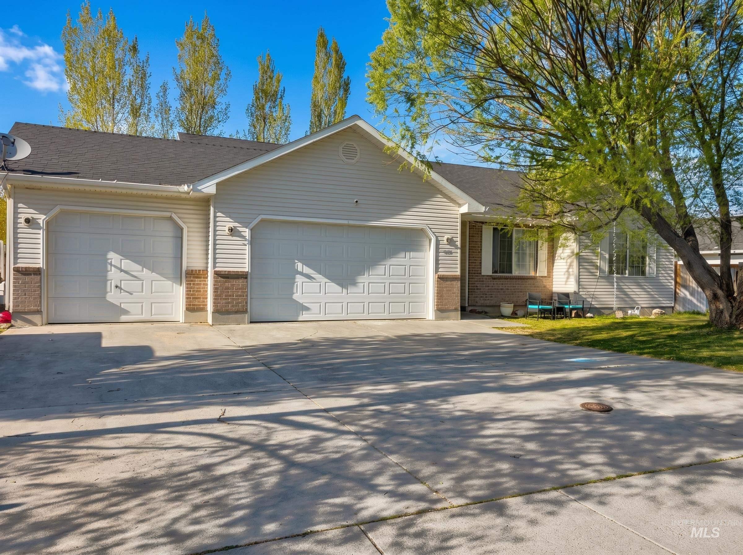 3885 Deer Meadow Property Photo 2