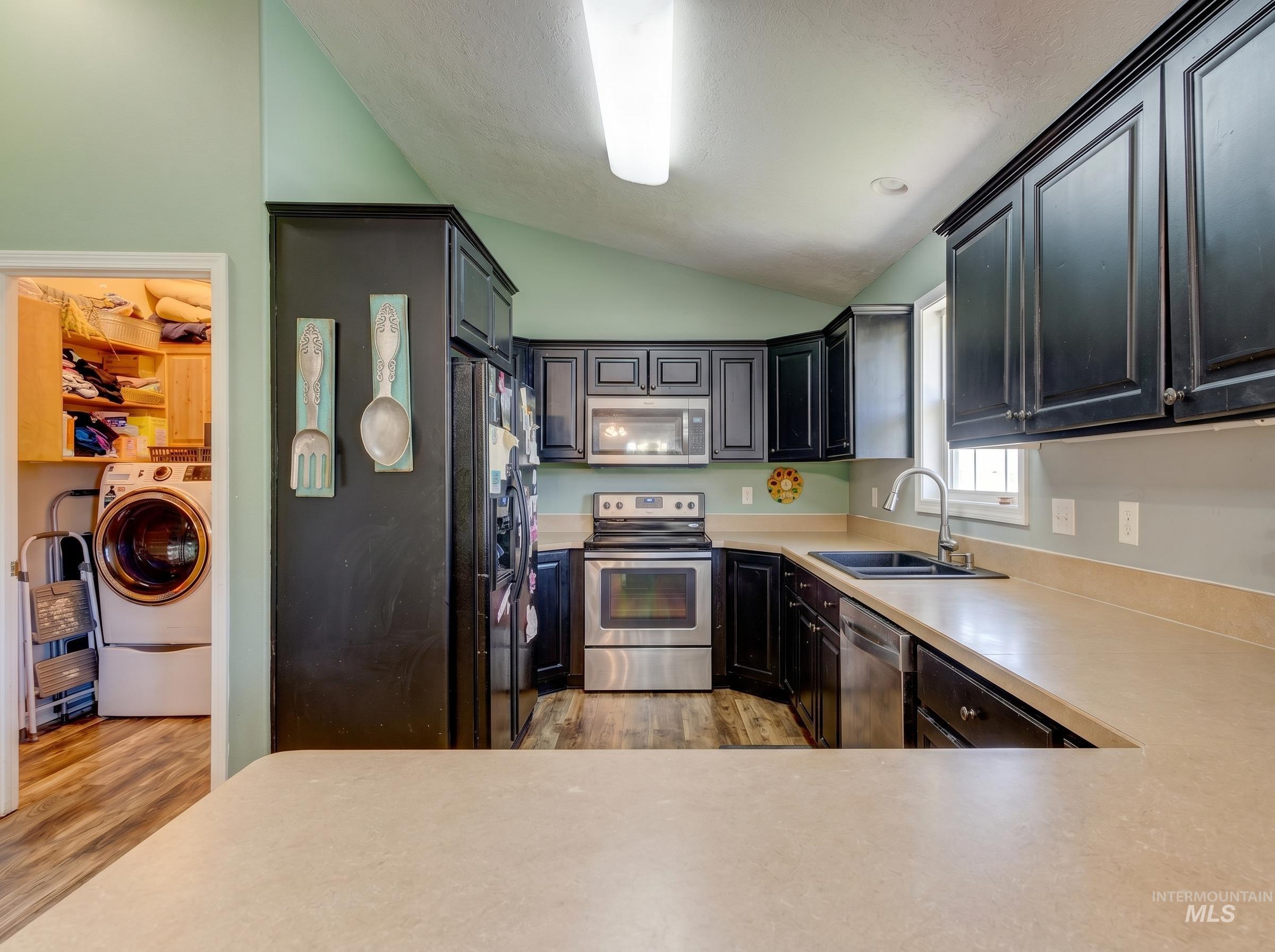 3885 Deer Meadow Property Photo 8