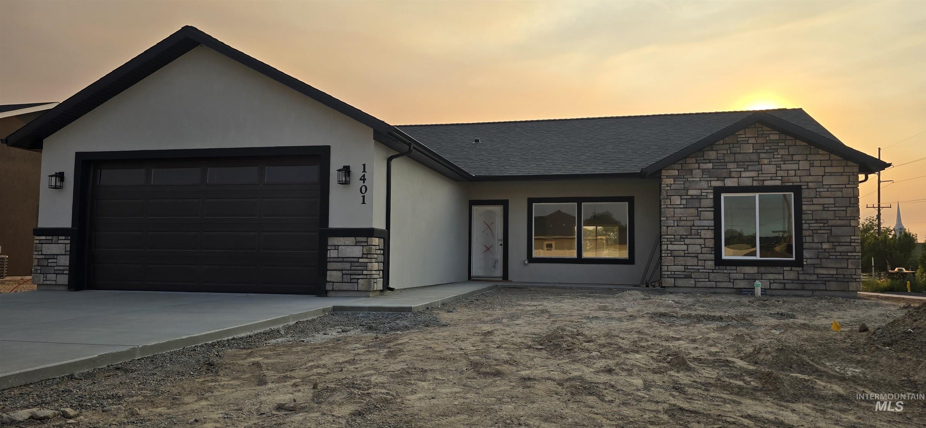 1401 Leslie Drive Property Photo 1