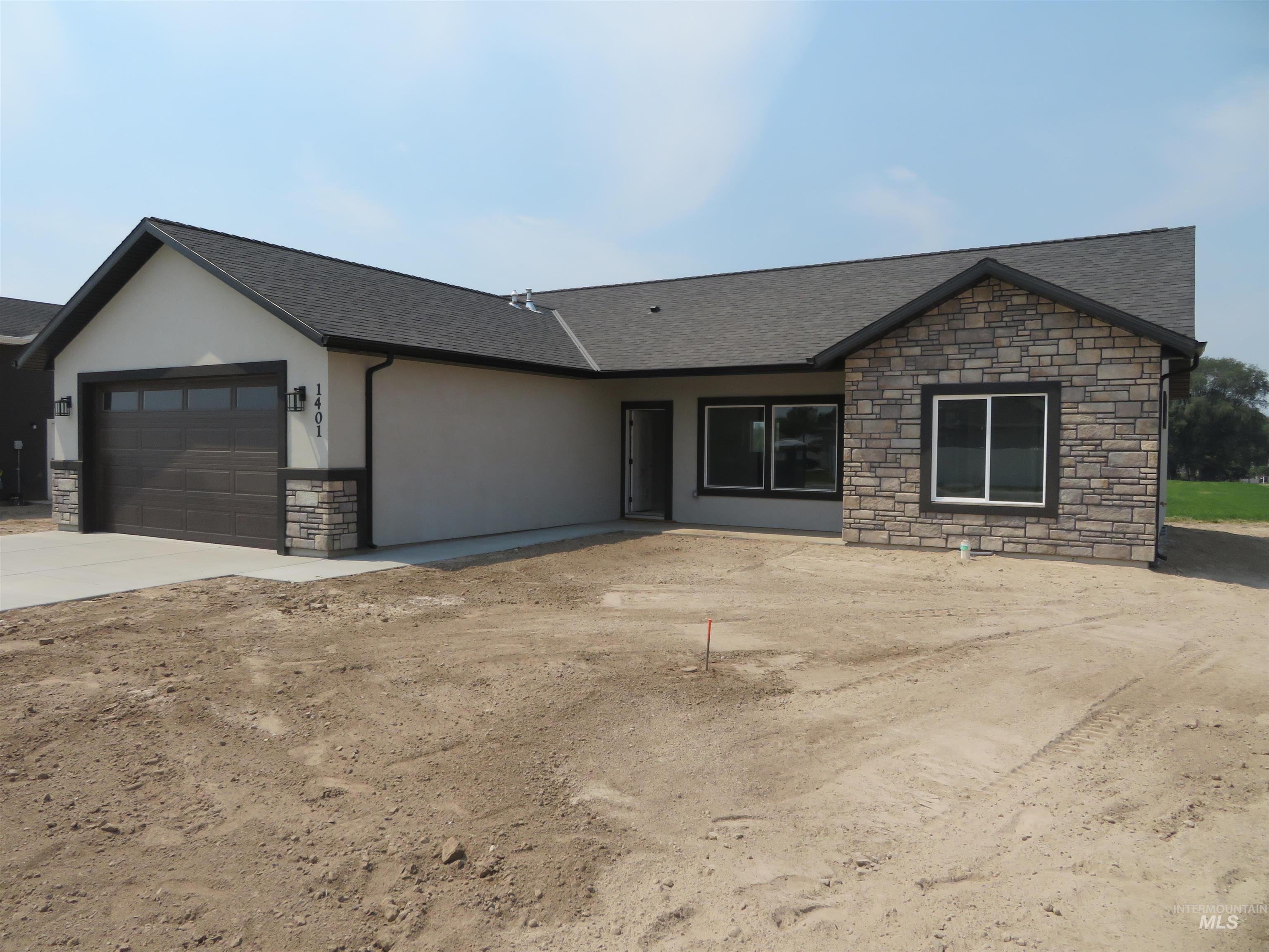 1401 Leslie Drive Property Photo 3