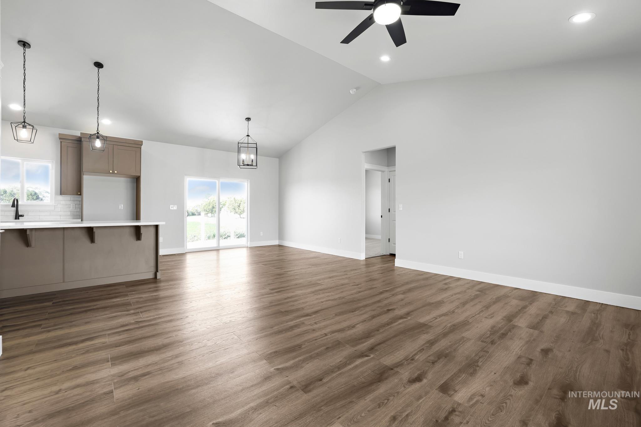 1401 Leslie Drive Property Photo 3