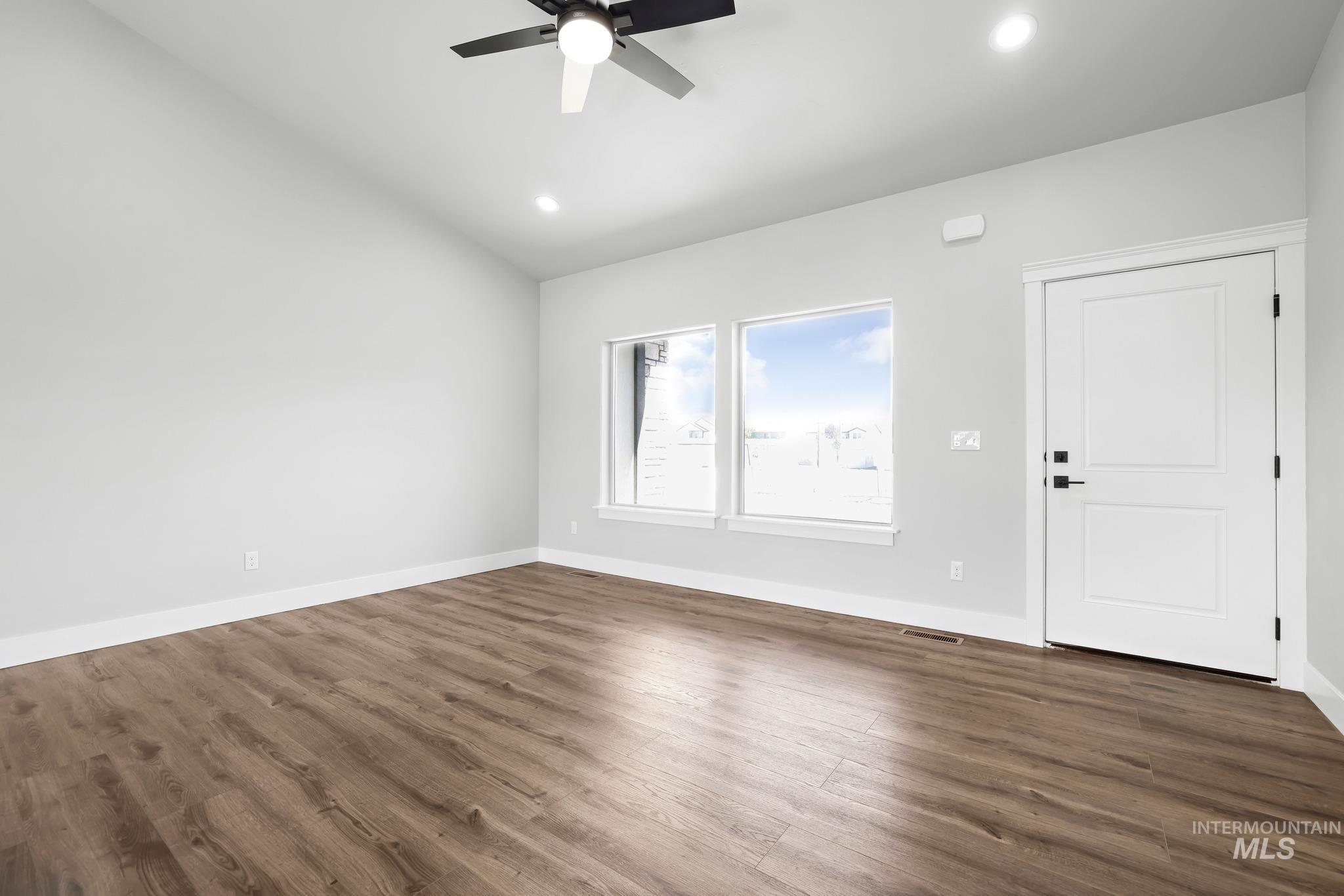 1401 Leslie Drive Property Photo 4