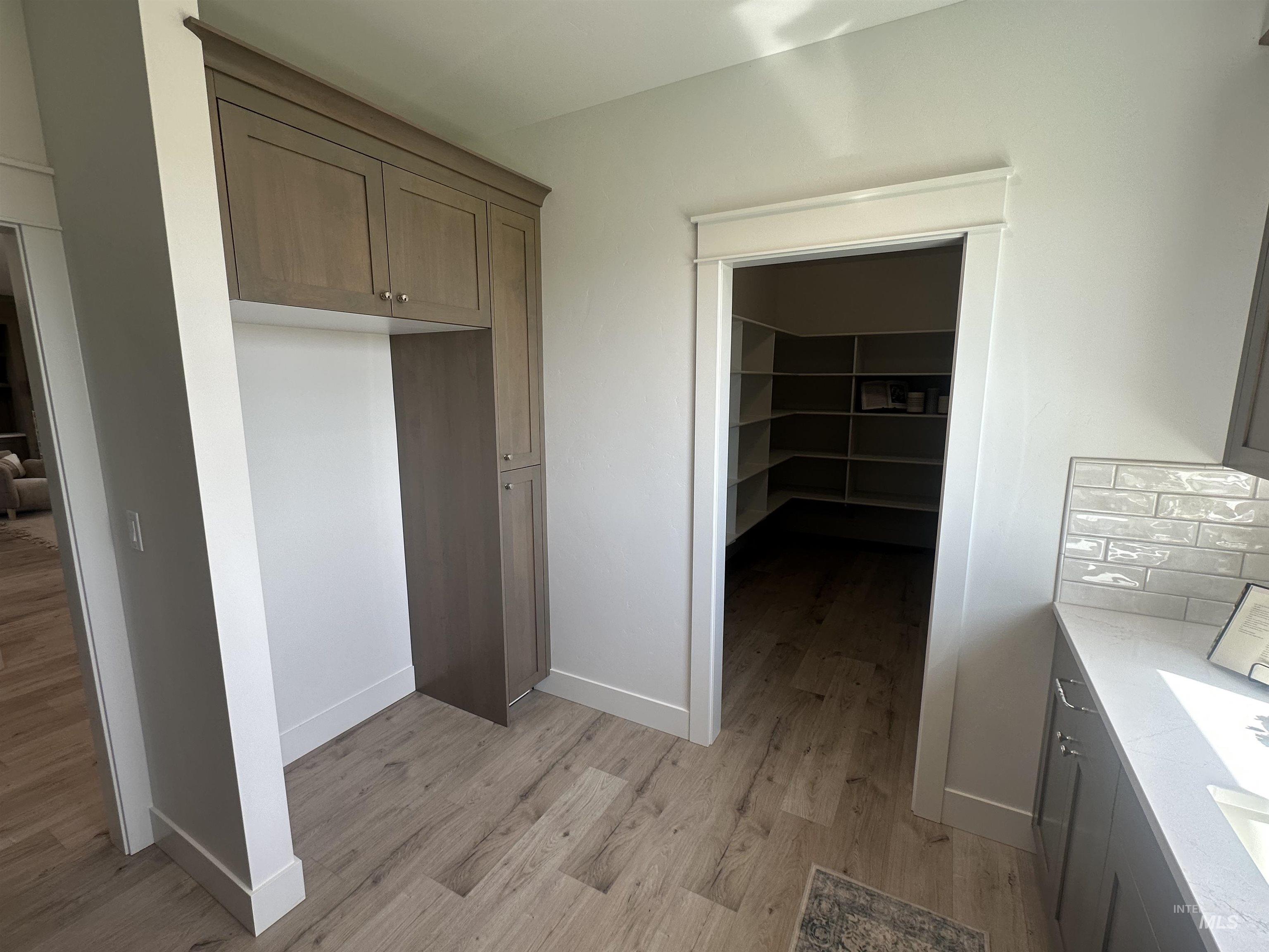 3035 Lake View Ct Property Photo 13
