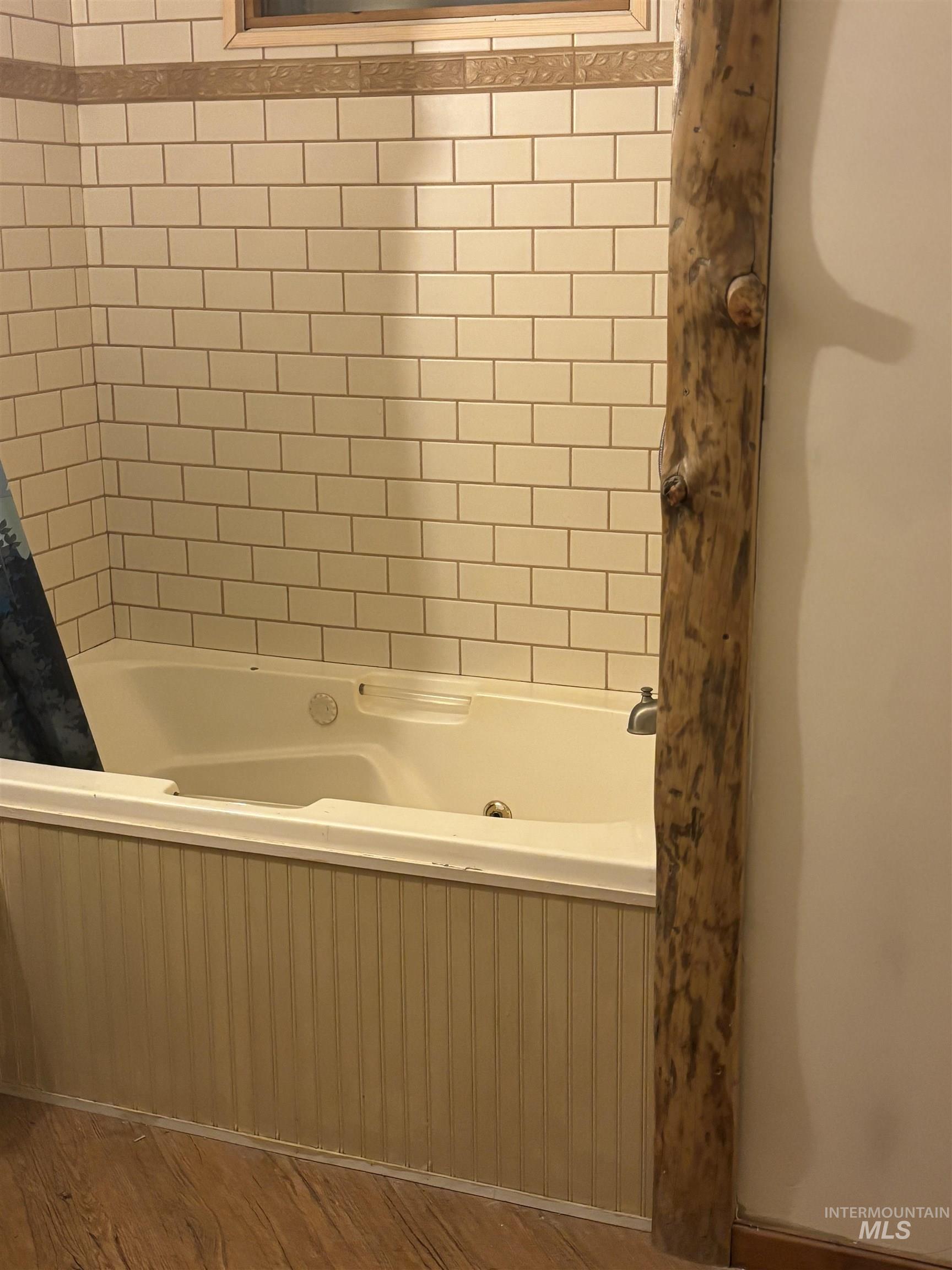 3 Valley View Heights Property Photo 9