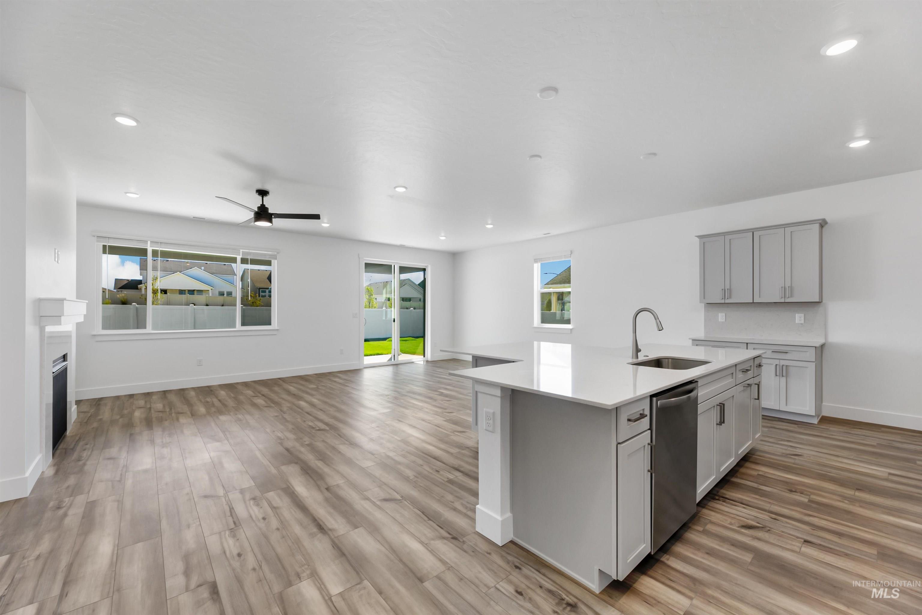 15112 Irisation Ave Property Photo 4