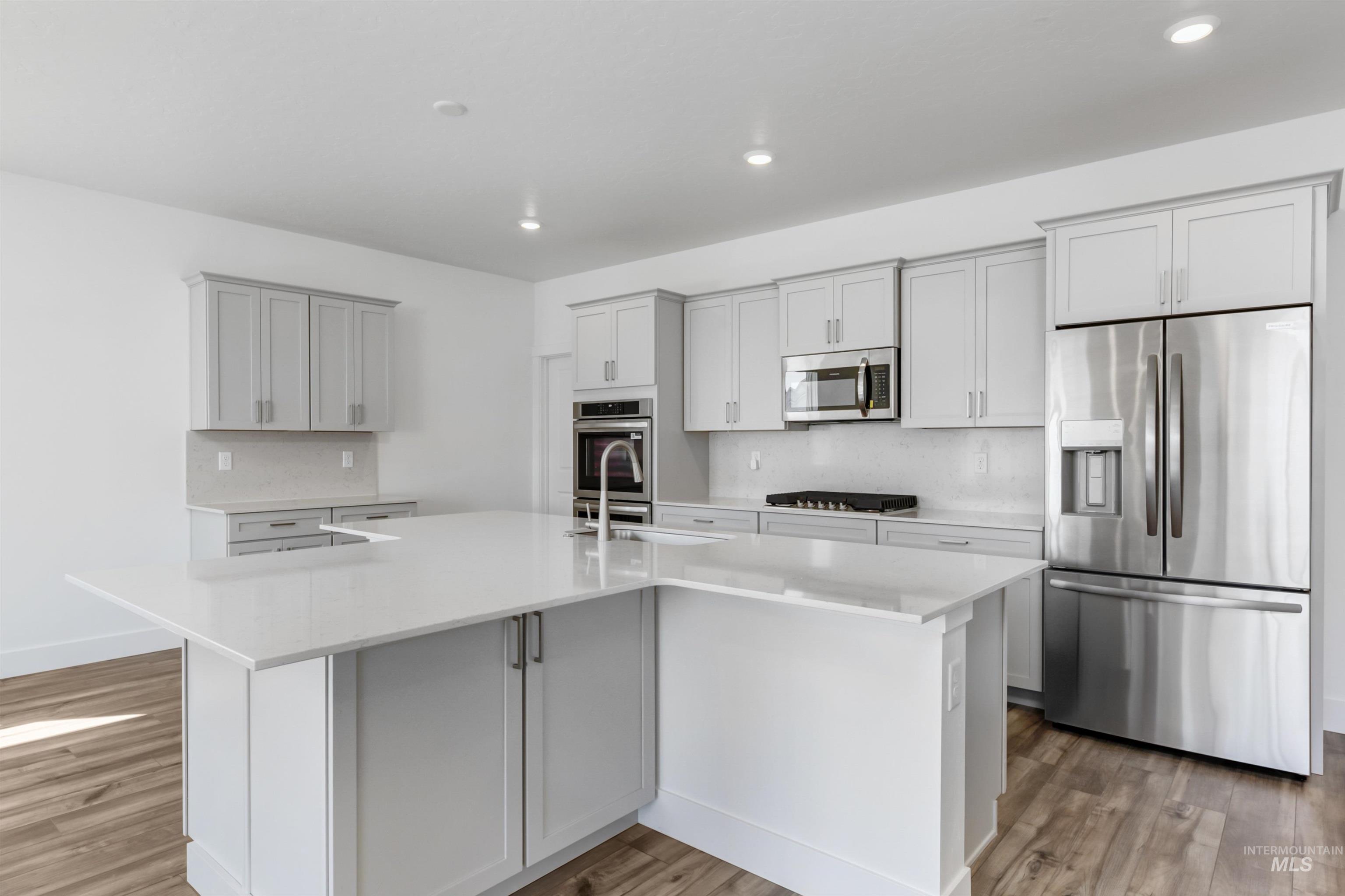 15112 Irisation Ave Property Photo 5