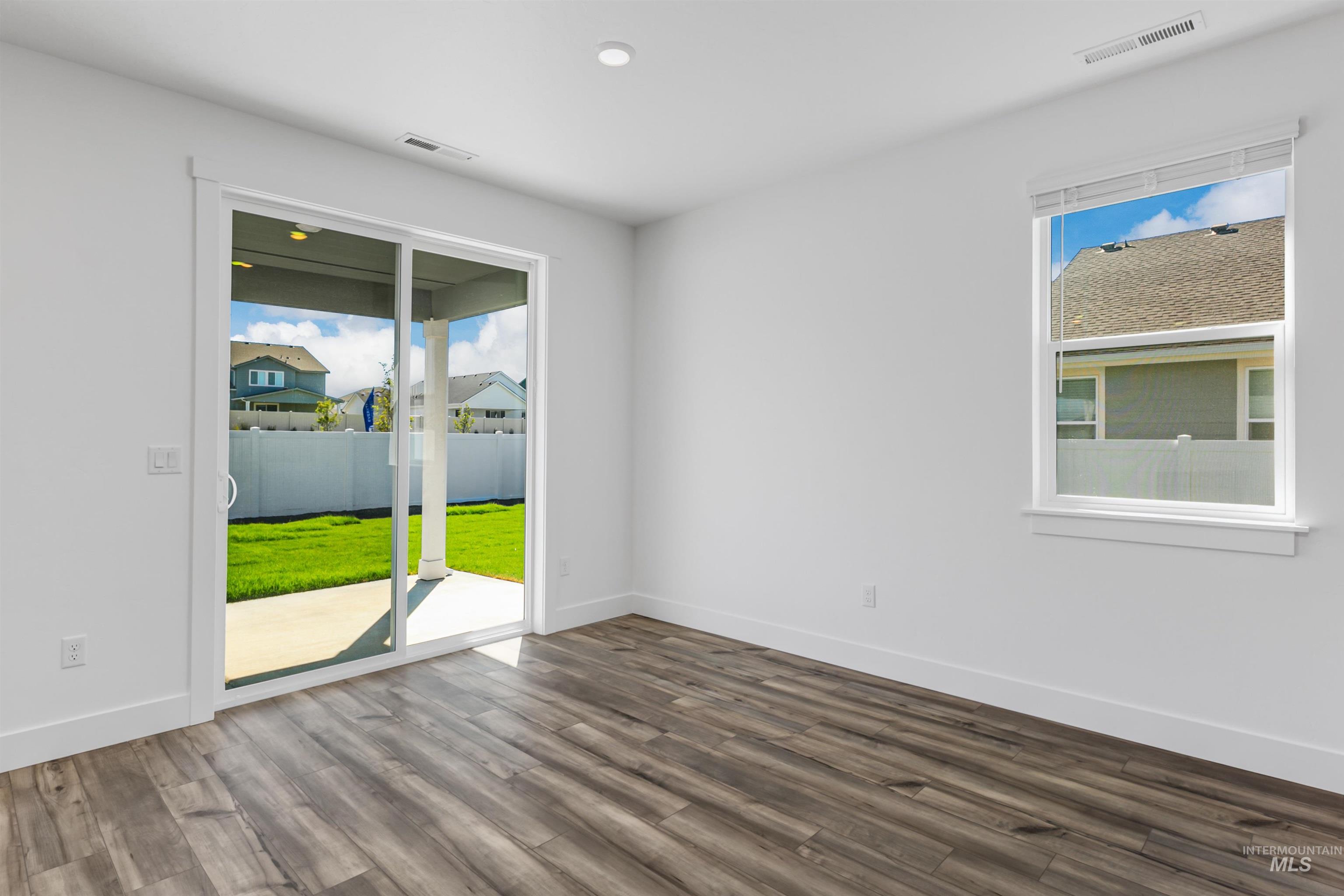 15112 Irisation Ave Property Photo 7